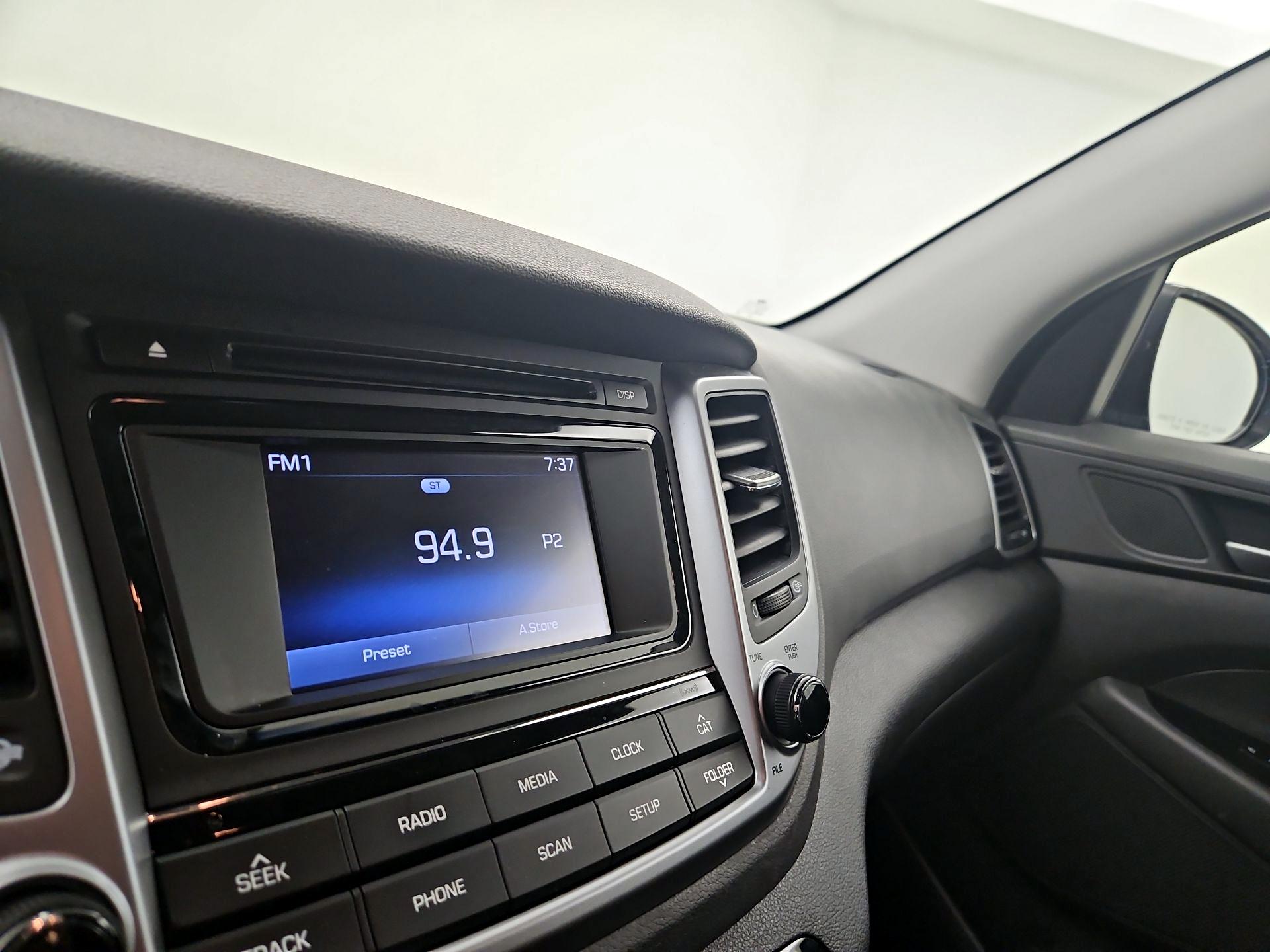 Thumbnail: 2016 Hyundai Tucson - 15