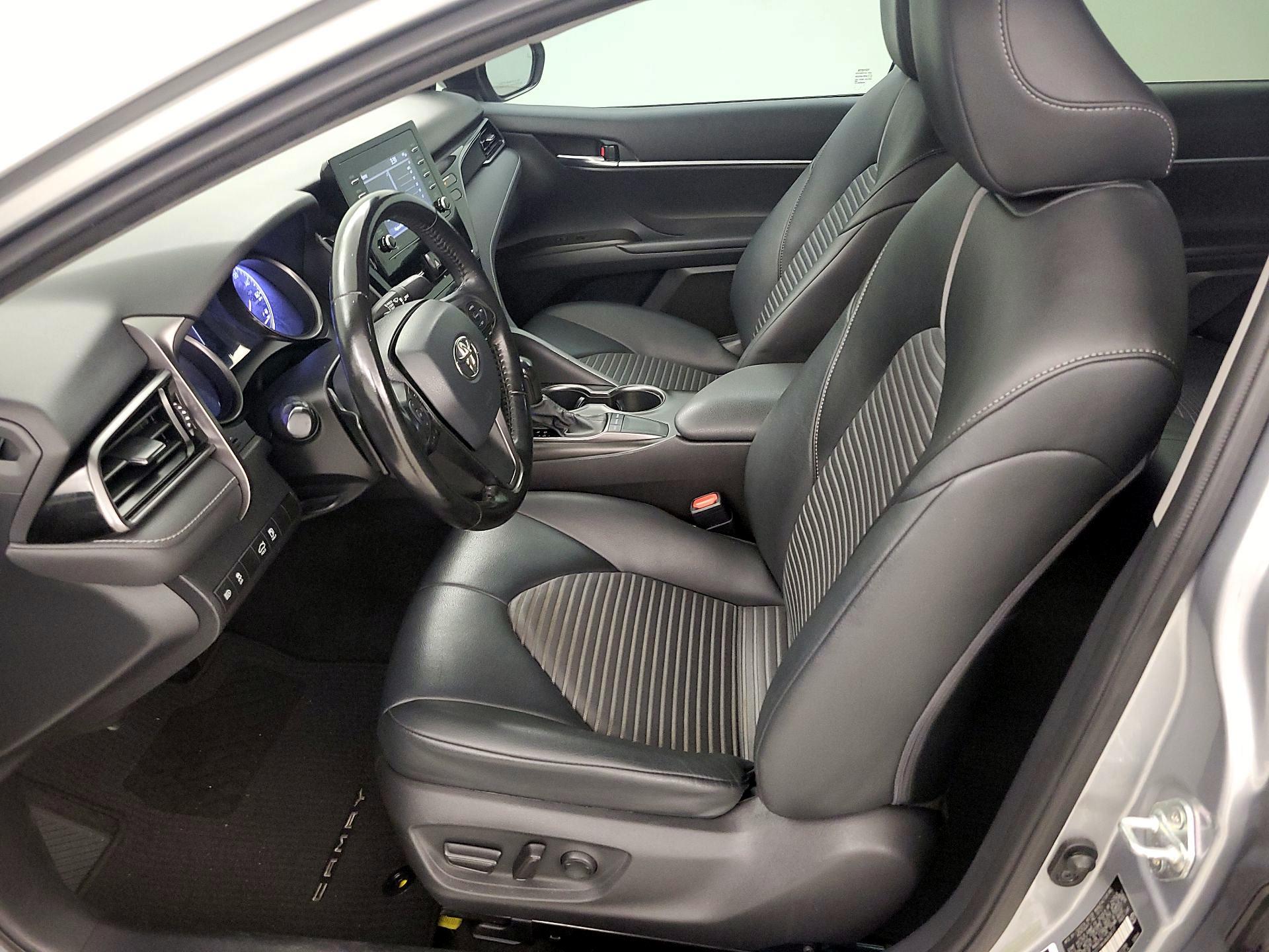 Thumbnail: 2022 Toyota Camry - 11