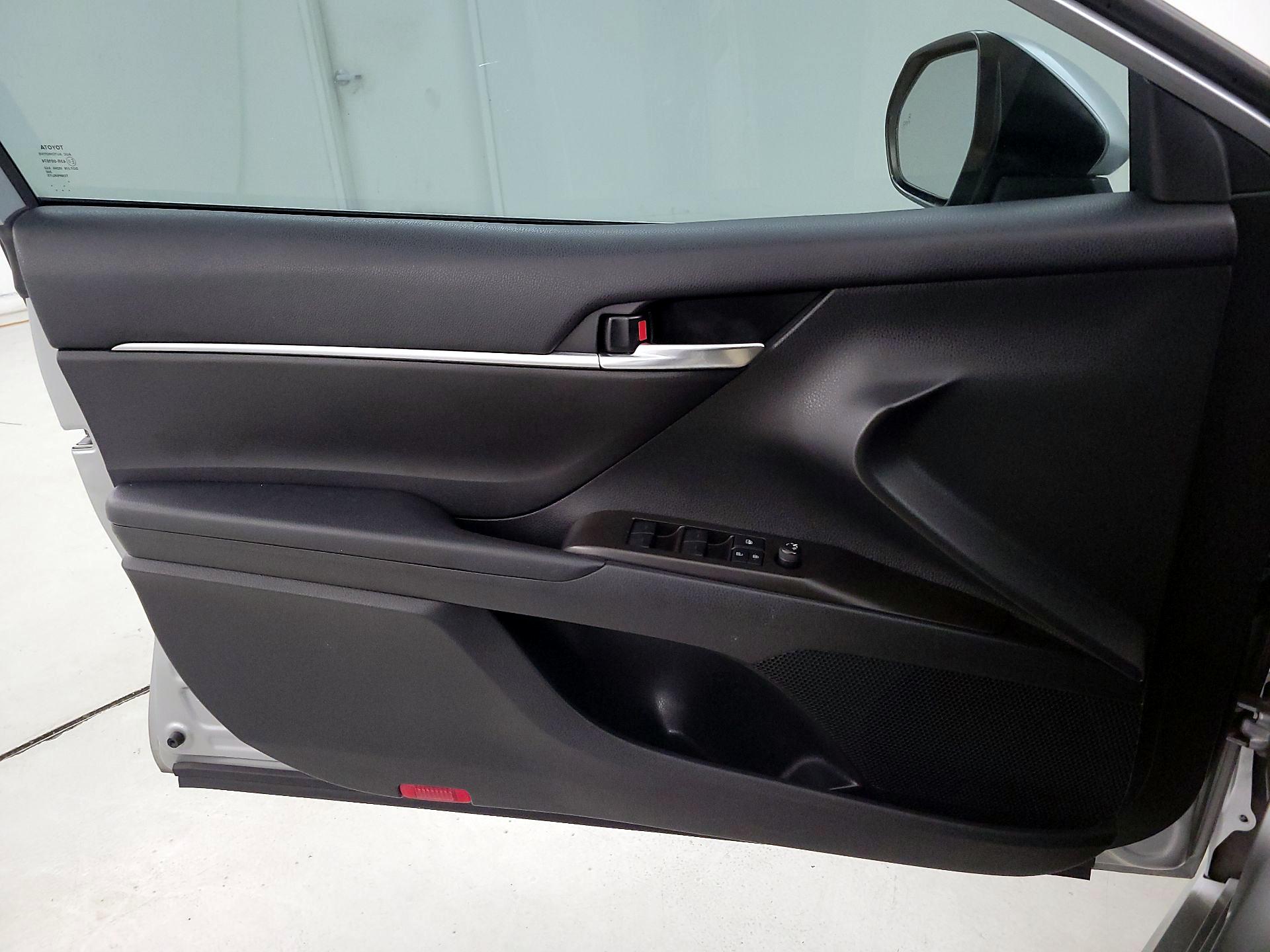 Thumbnail: 2022 Toyota Camry - 12