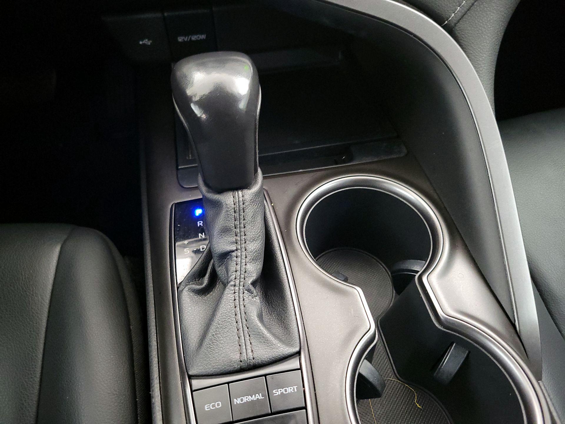 Thumbnail: 2022 Toyota Camry - 17