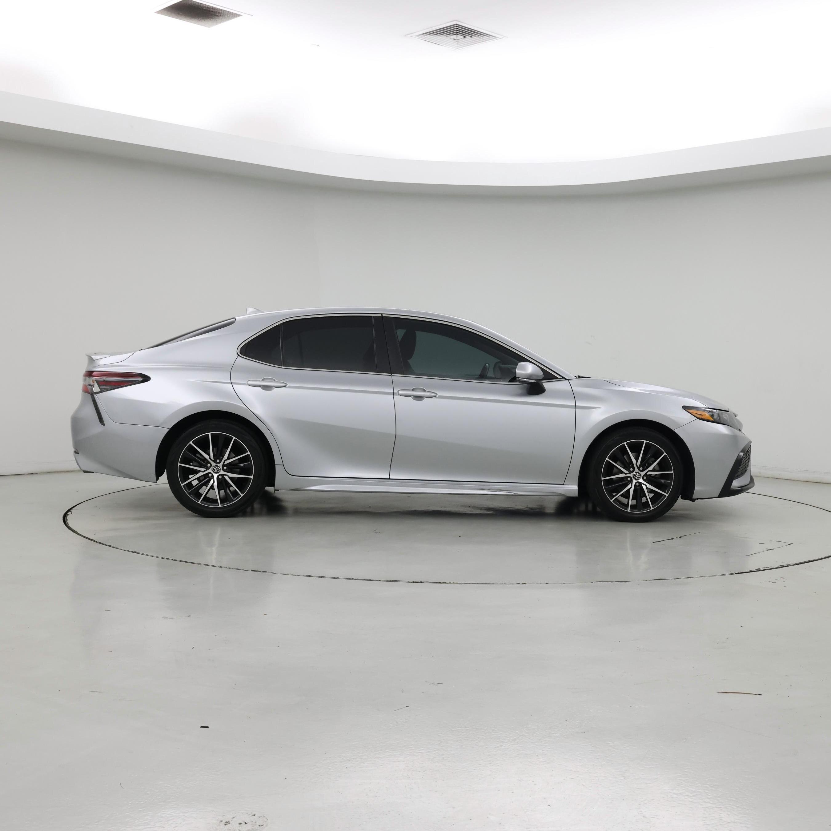 Thumbnail: 2022 Toyota Camry - 7