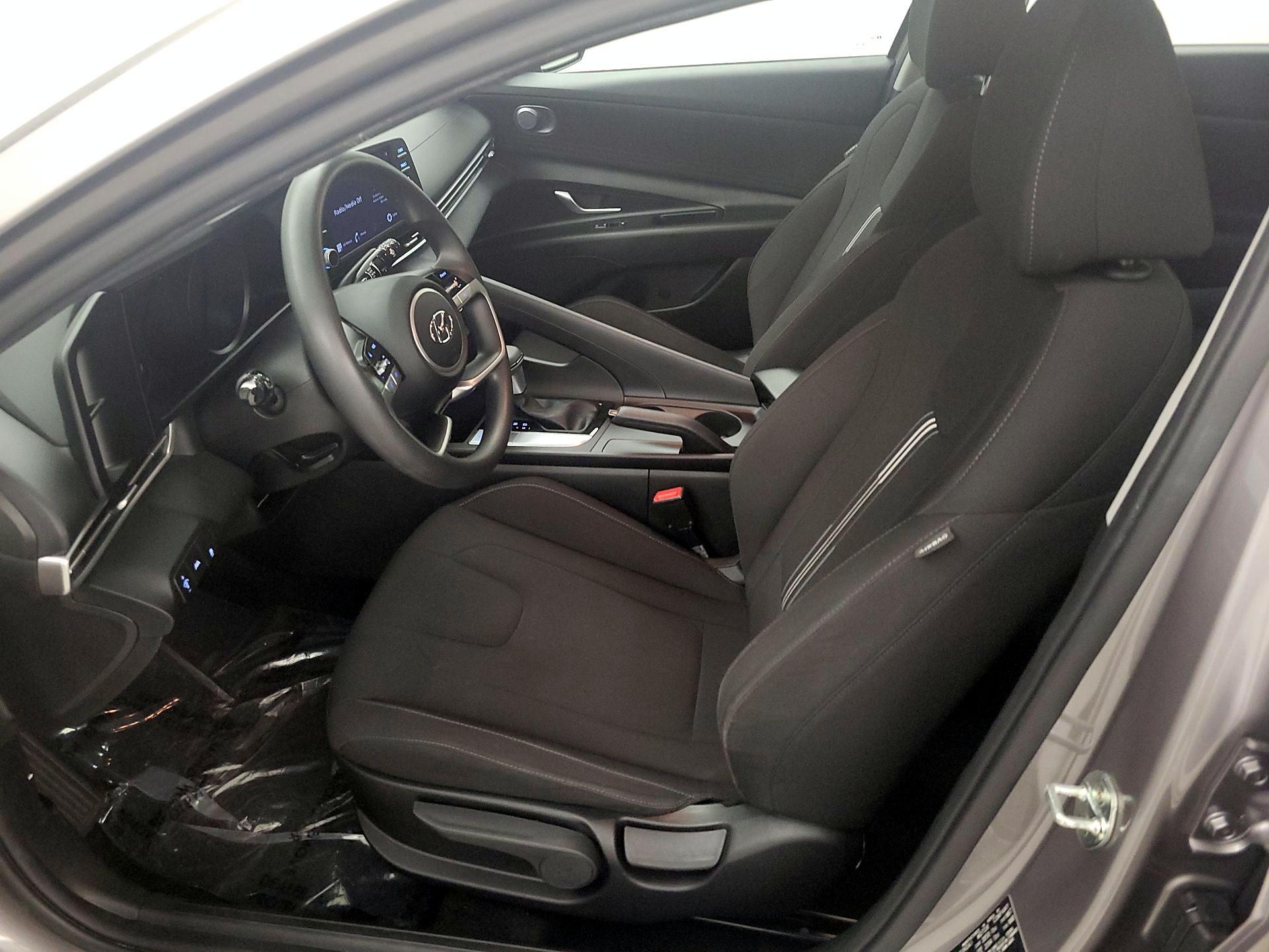 Thumbnail: 2021 Hyundai Elantra - 11