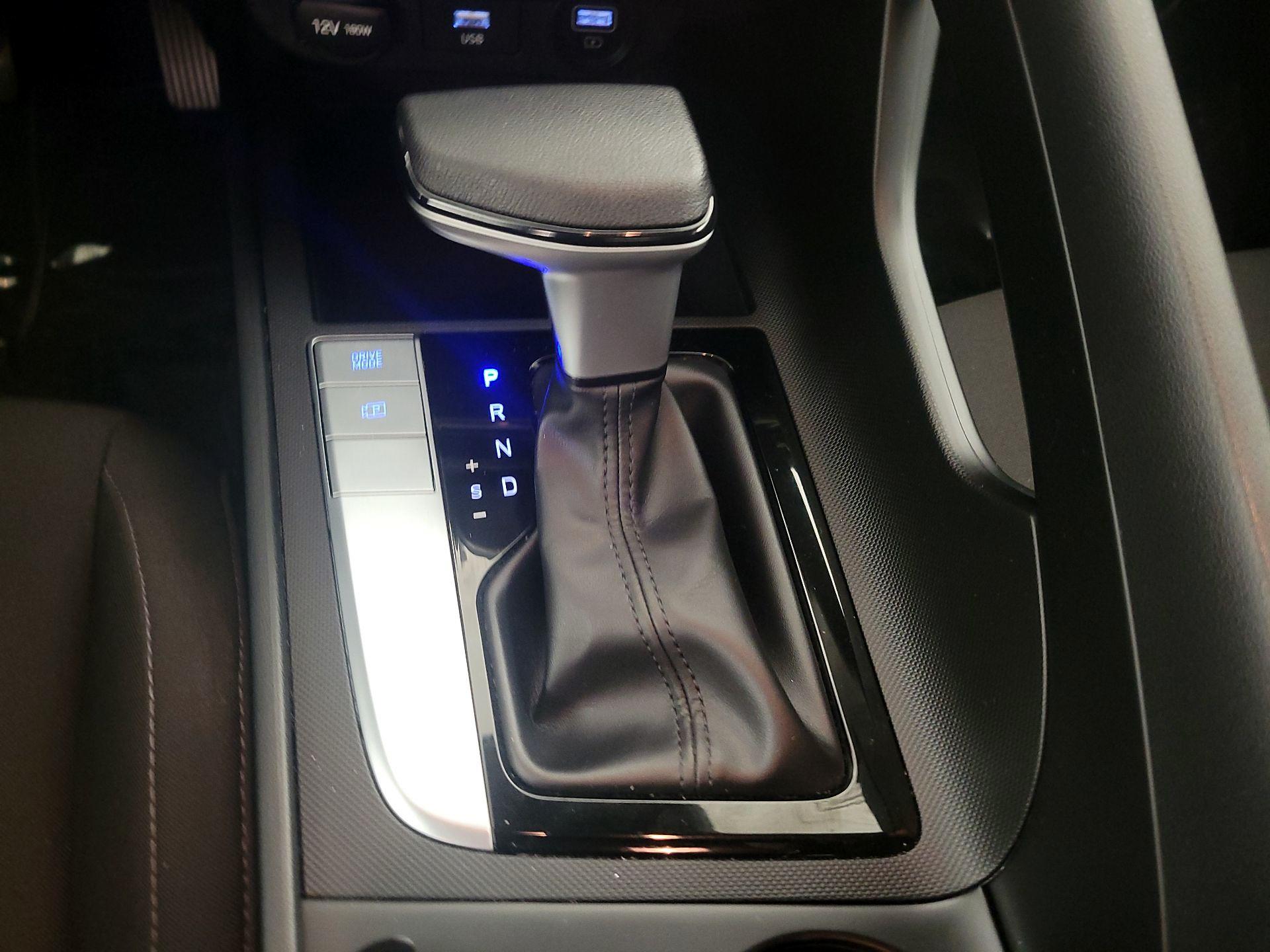 Thumbnail: 2021 Hyundai Elantra - 17