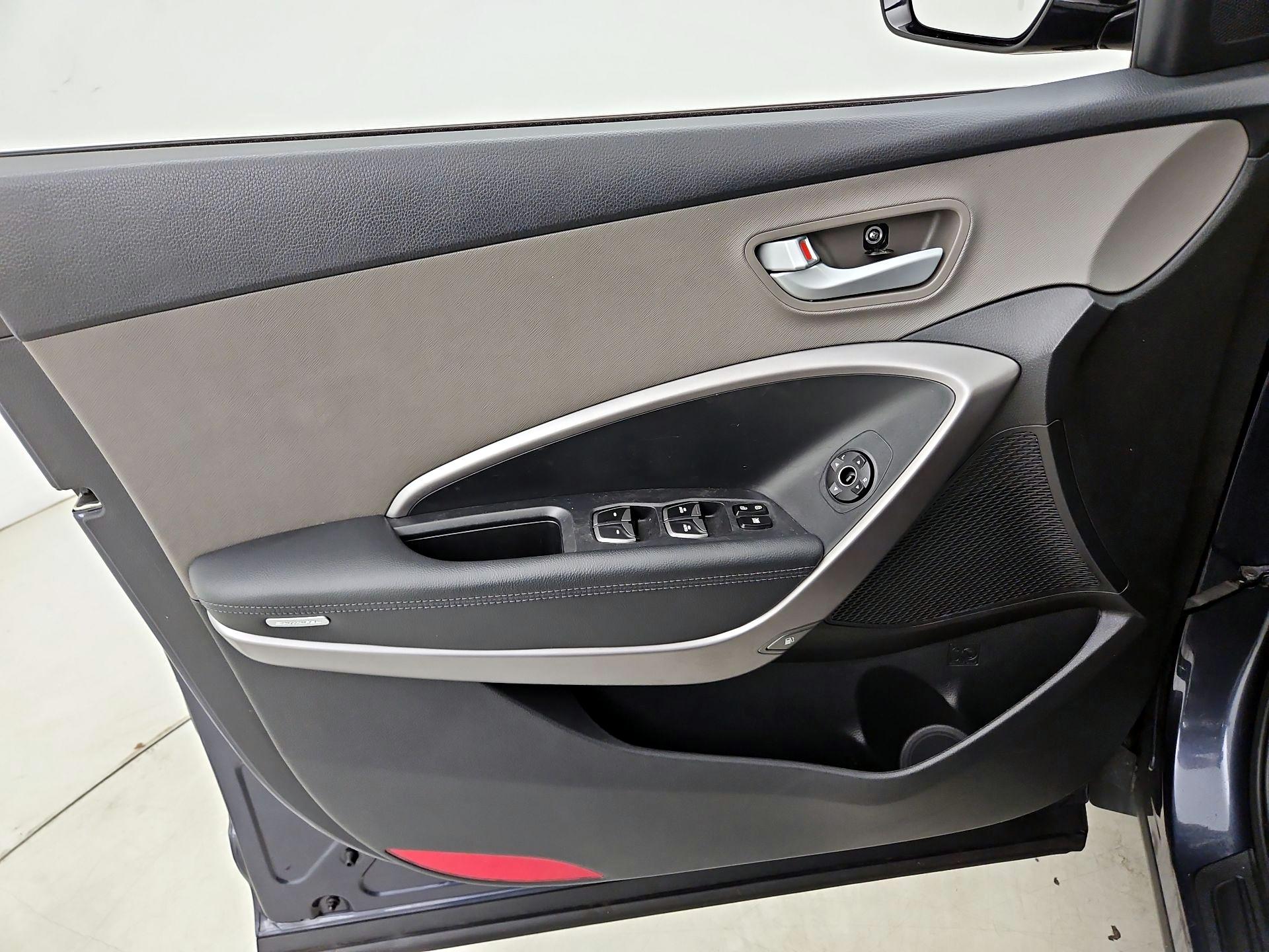 Thumbnail: 2015 Hyundai Santa Fe - 12