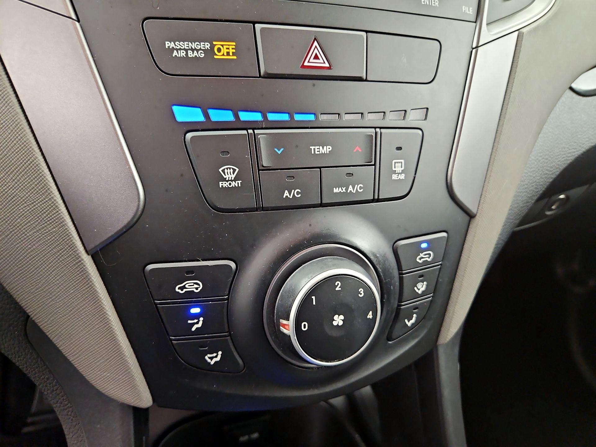 Thumbnail: 2015 Hyundai Santa Fe - 15