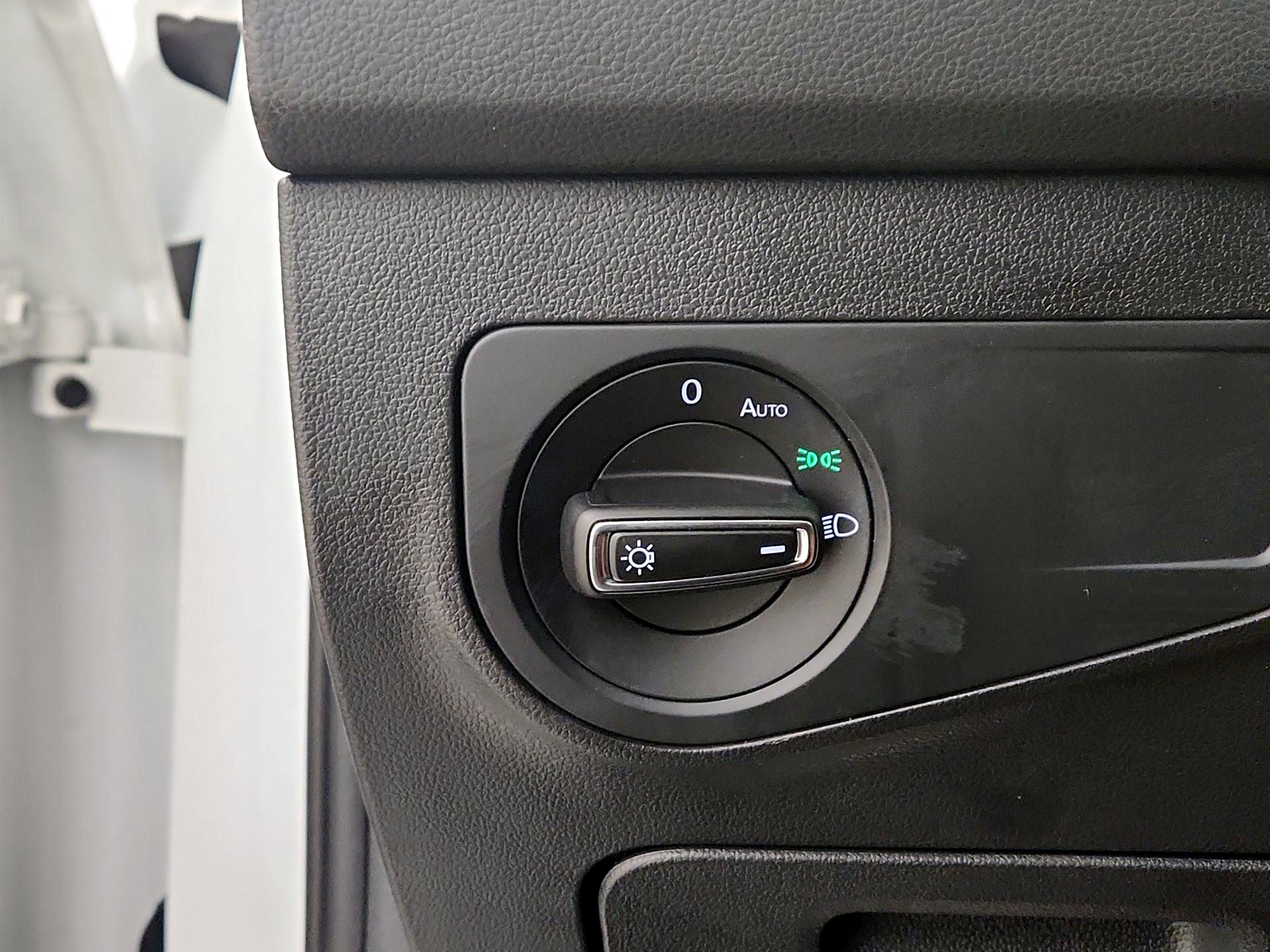 Thumbnail: 2022 Volkswagen Tiguan - 13