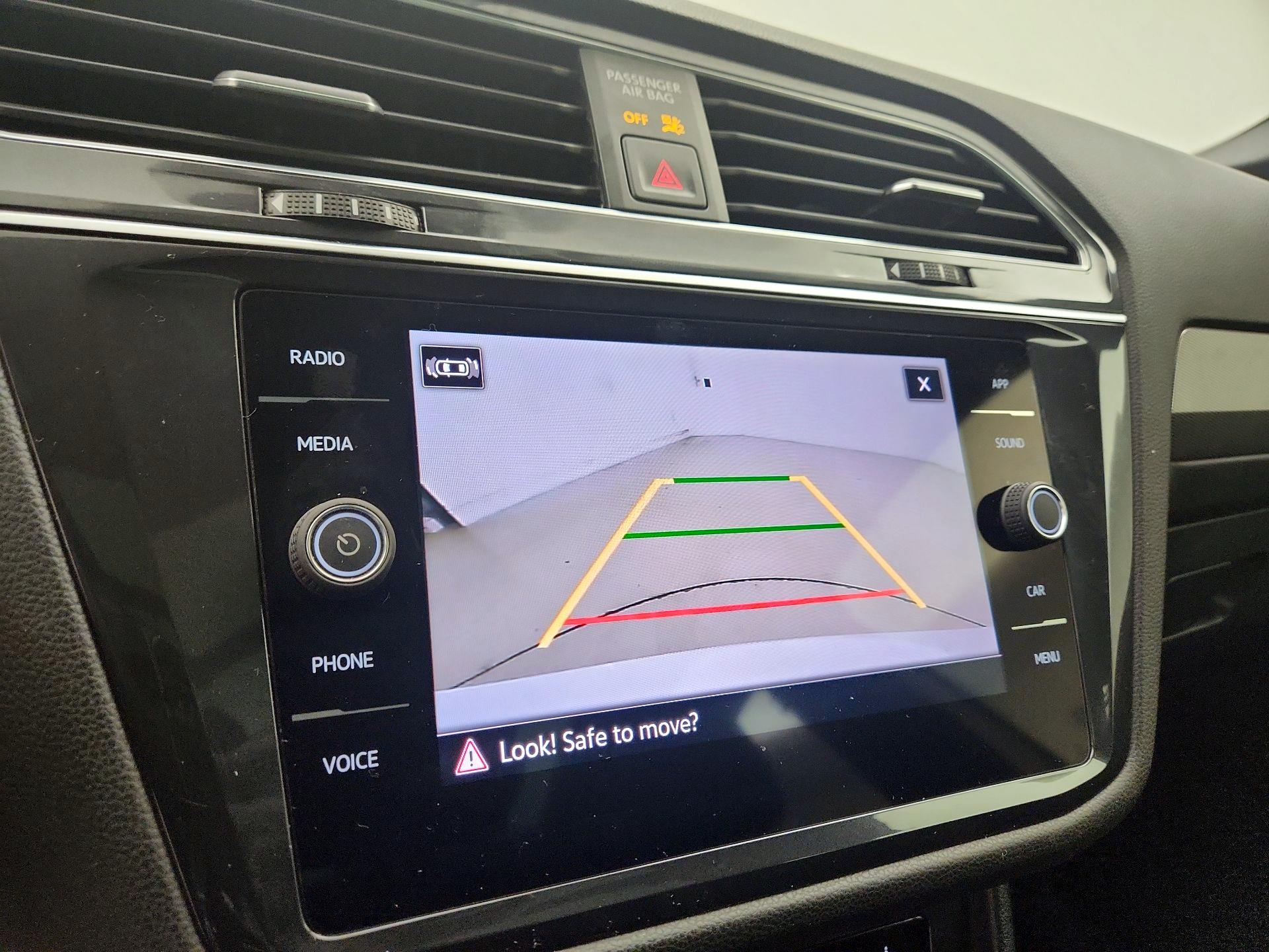 Thumbnail: 2022 Volkswagen Tiguan - 14