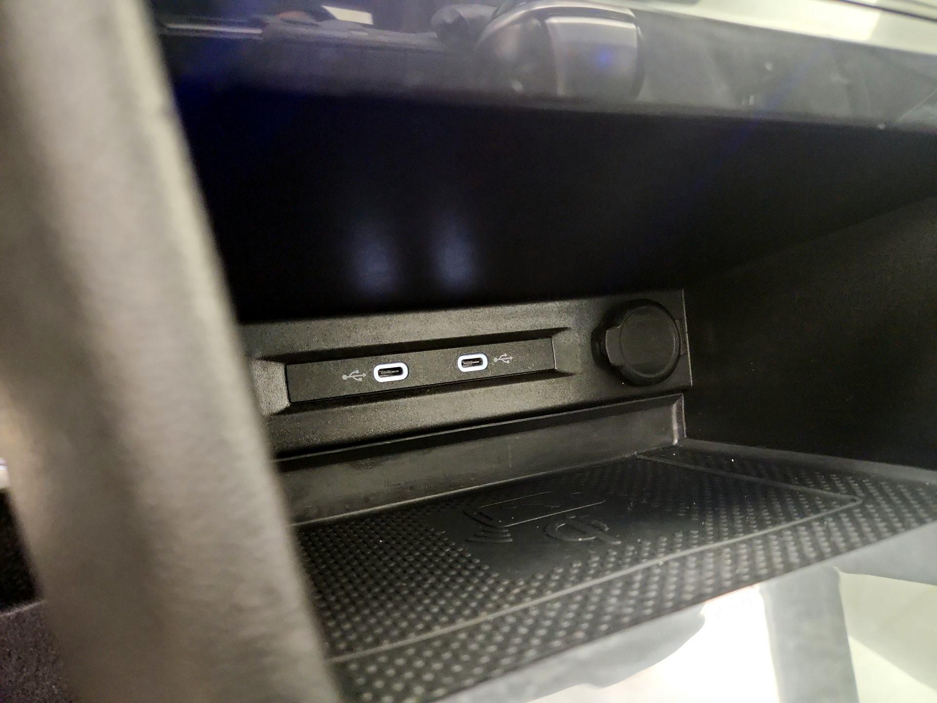 Thumbnail: 2022 Volkswagen Tiguan - 18