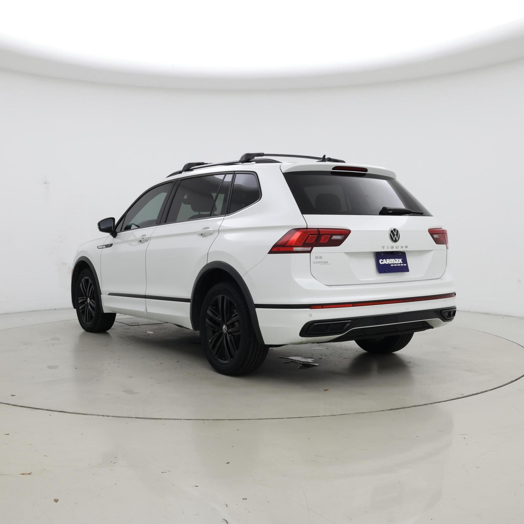 Thumbnail: 2022 Volkswagen Tiguan - 2