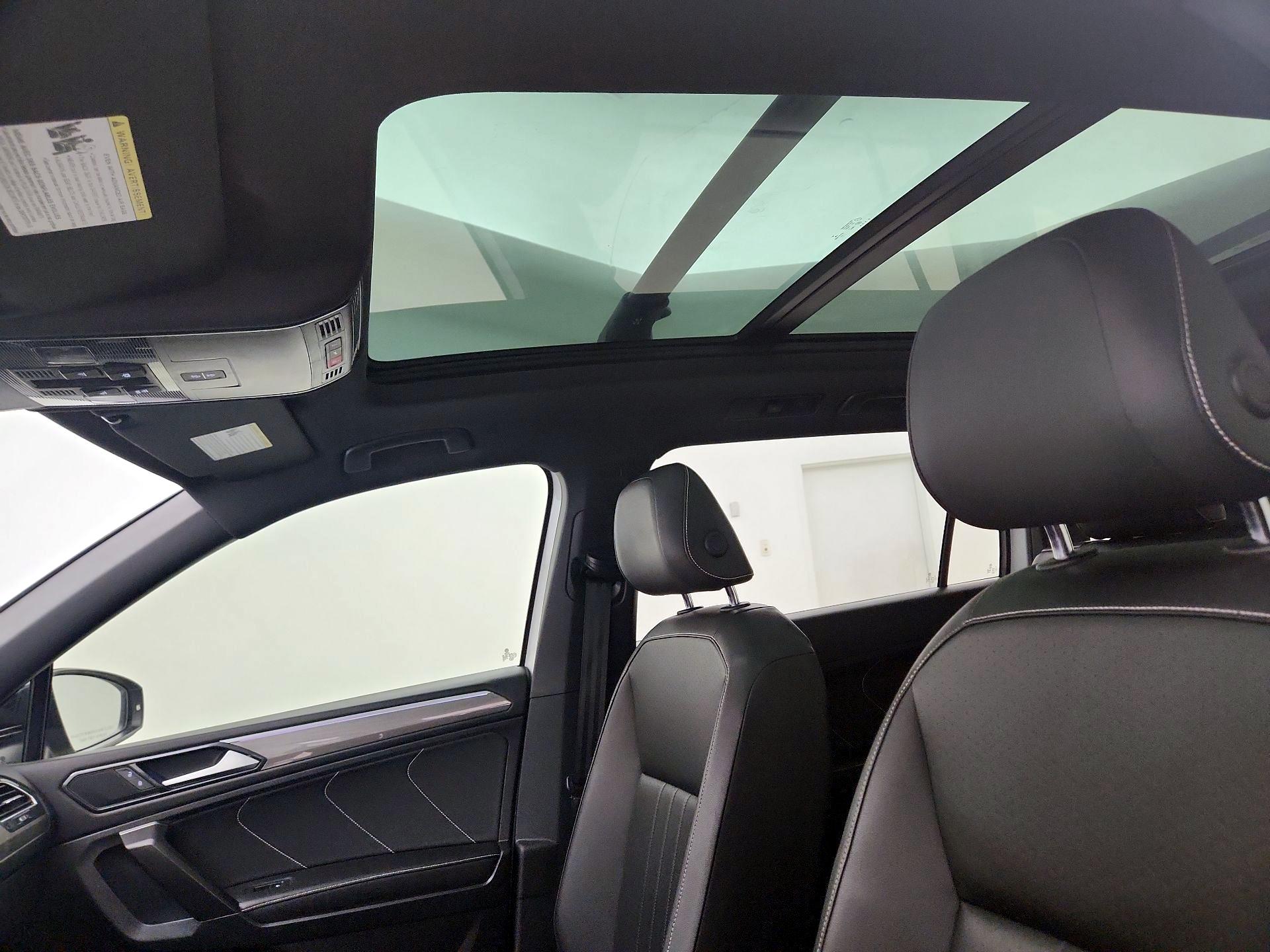 Thumbnail: 2022 Volkswagen Tiguan - 19