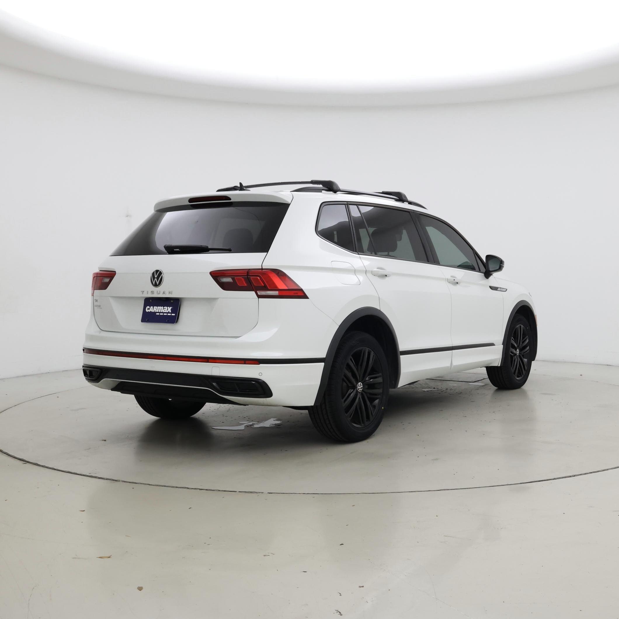 Thumbnail: 2022 Volkswagen Tiguan - 8