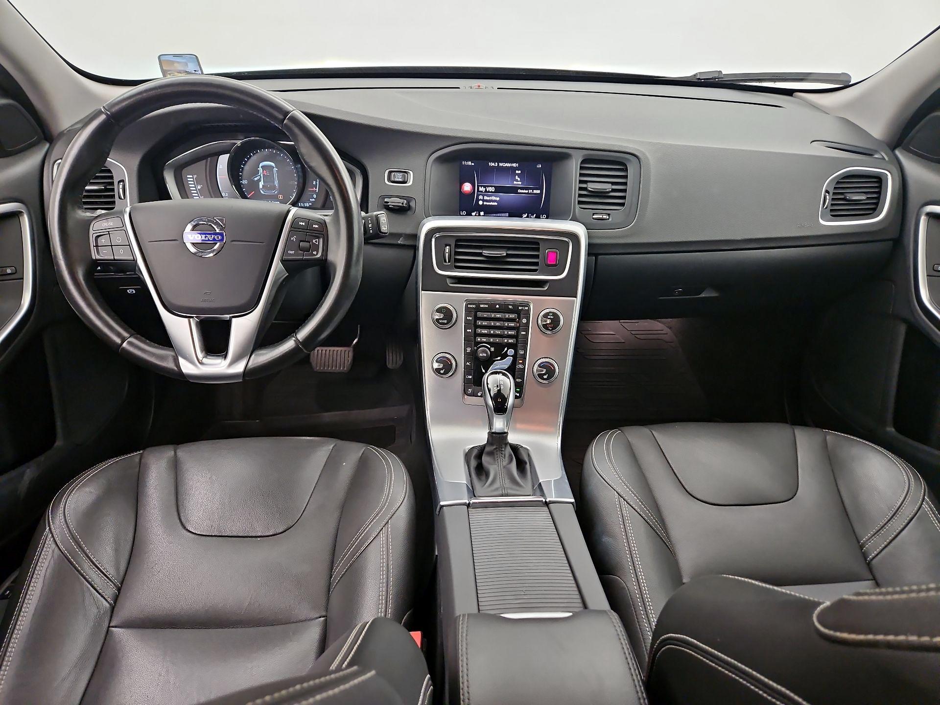 Thumbnail: 2018 Volvo V60 - 9