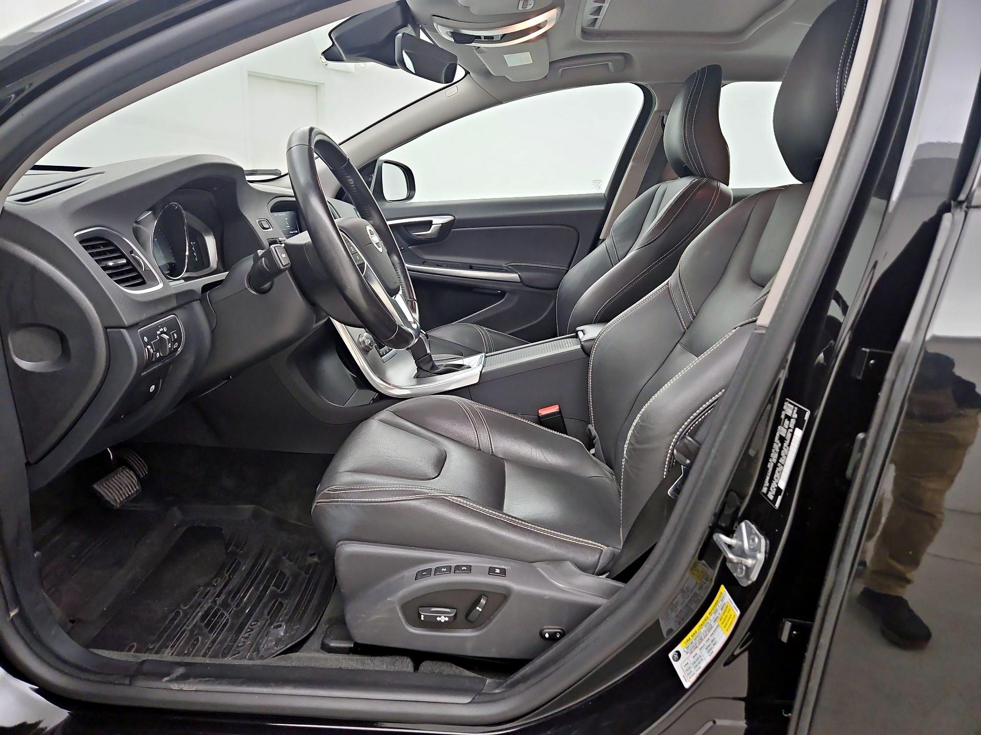 Thumbnail: 2018 Volvo V60 - 11