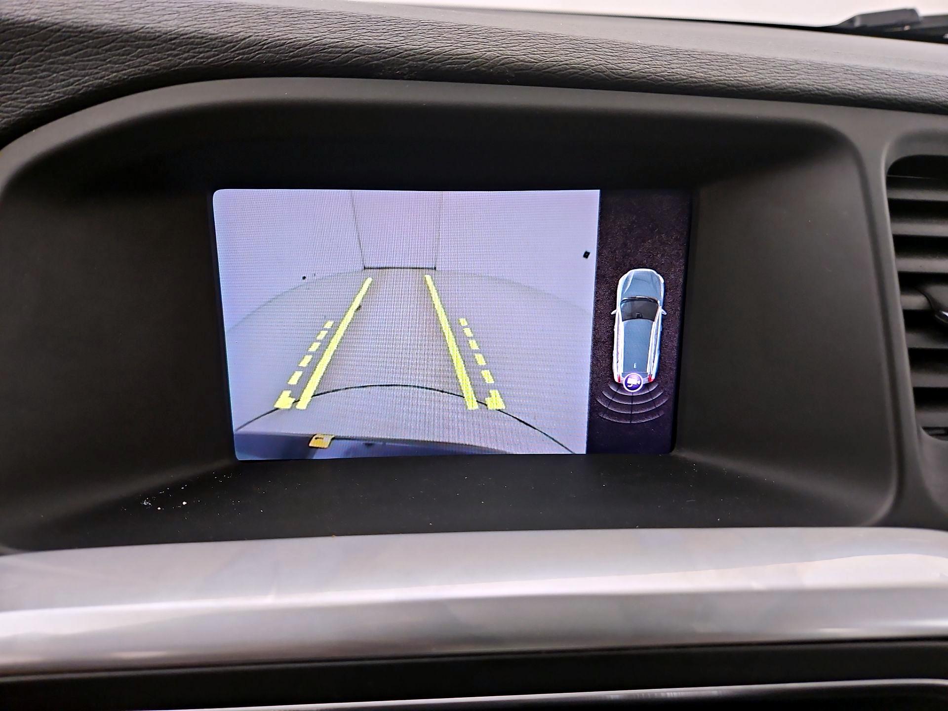 Thumbnail: 2018 Volvo V60 - 14