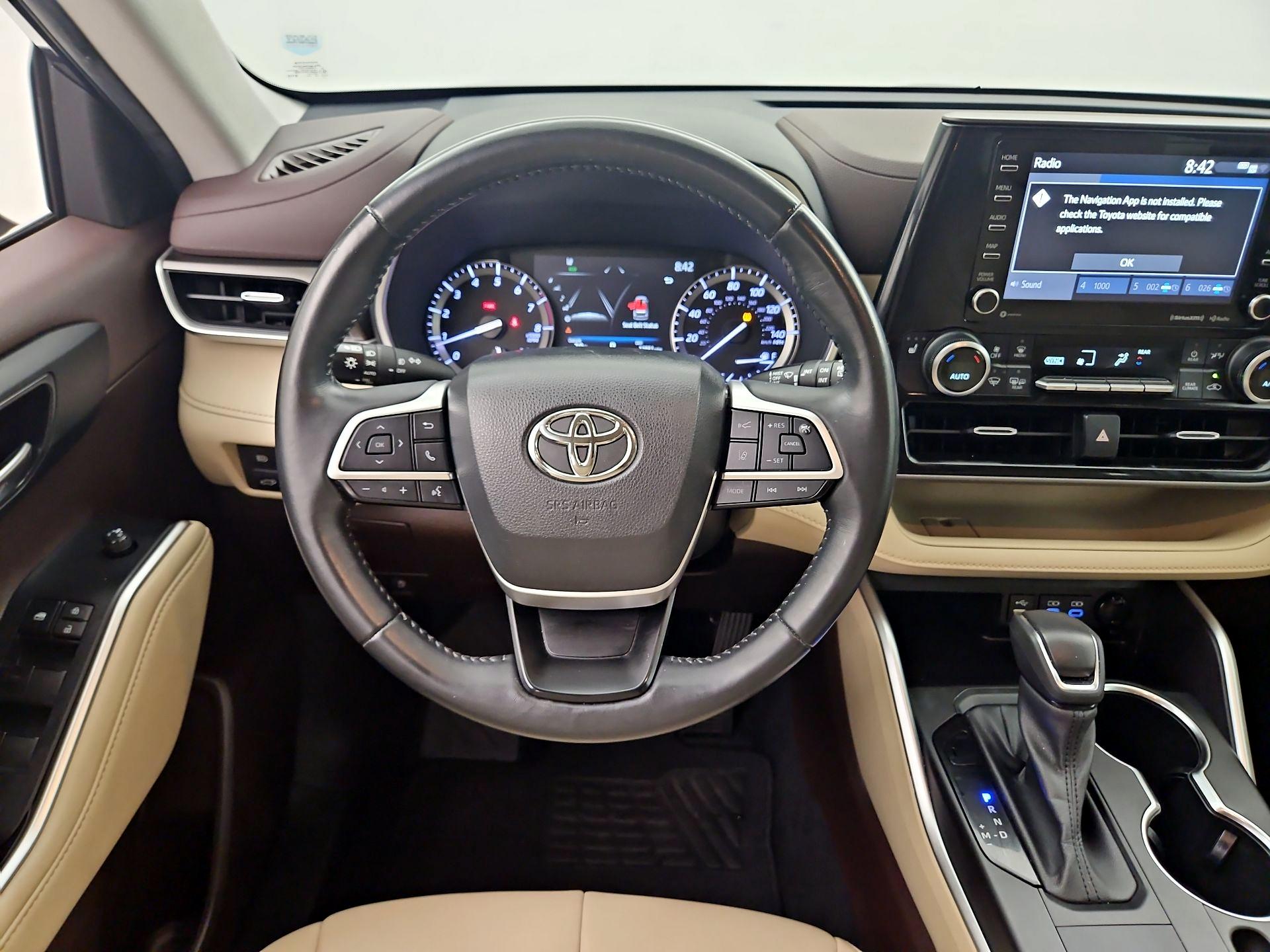 Thumbnail: 2022 Toyota Highlander - 10