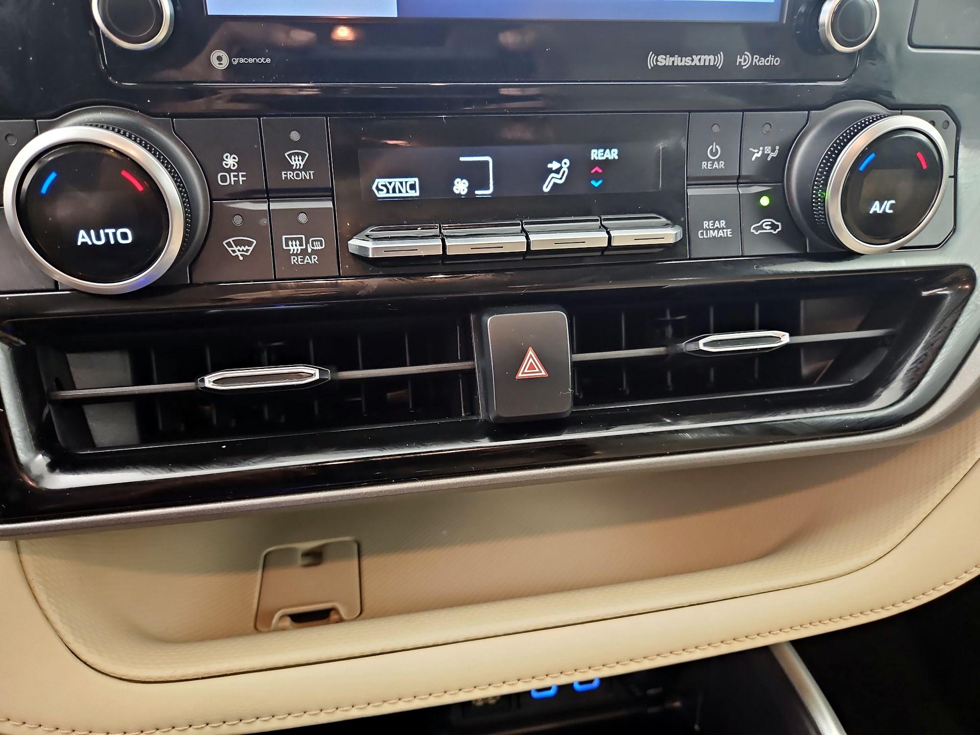 Thumbnail: 2022 Toyota Highlander - 16