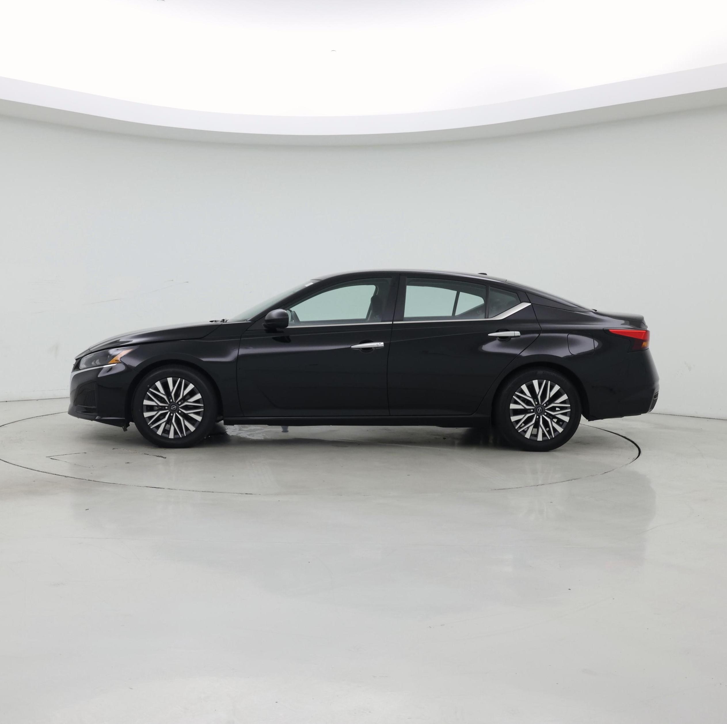 Thumbnail: 2024 Nissan Altima - 3