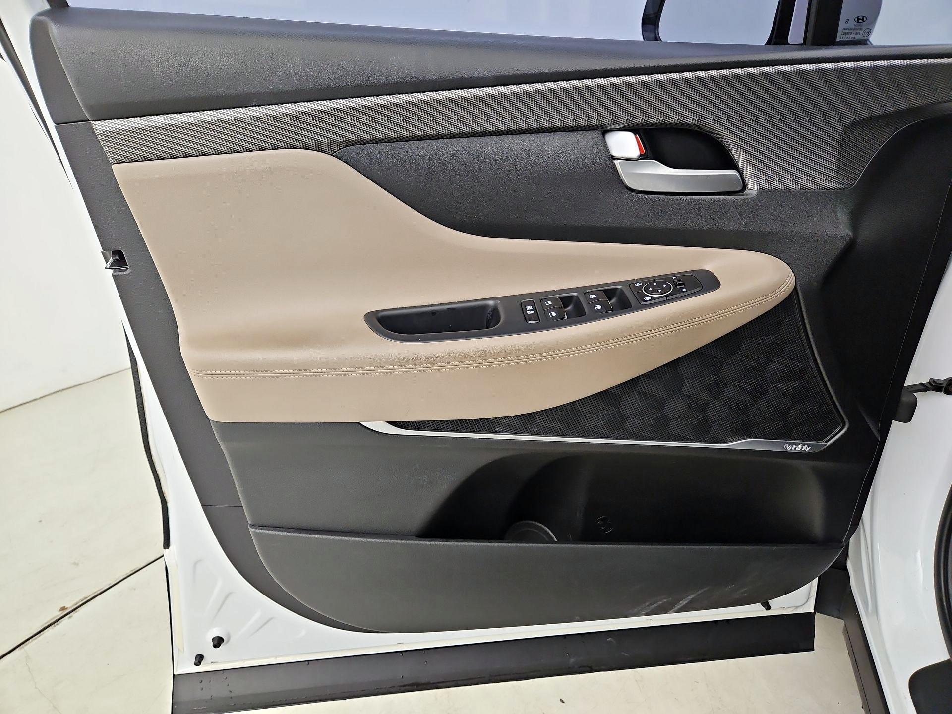 Thumbnail: 2020 Hyundai Santa Fe - 12