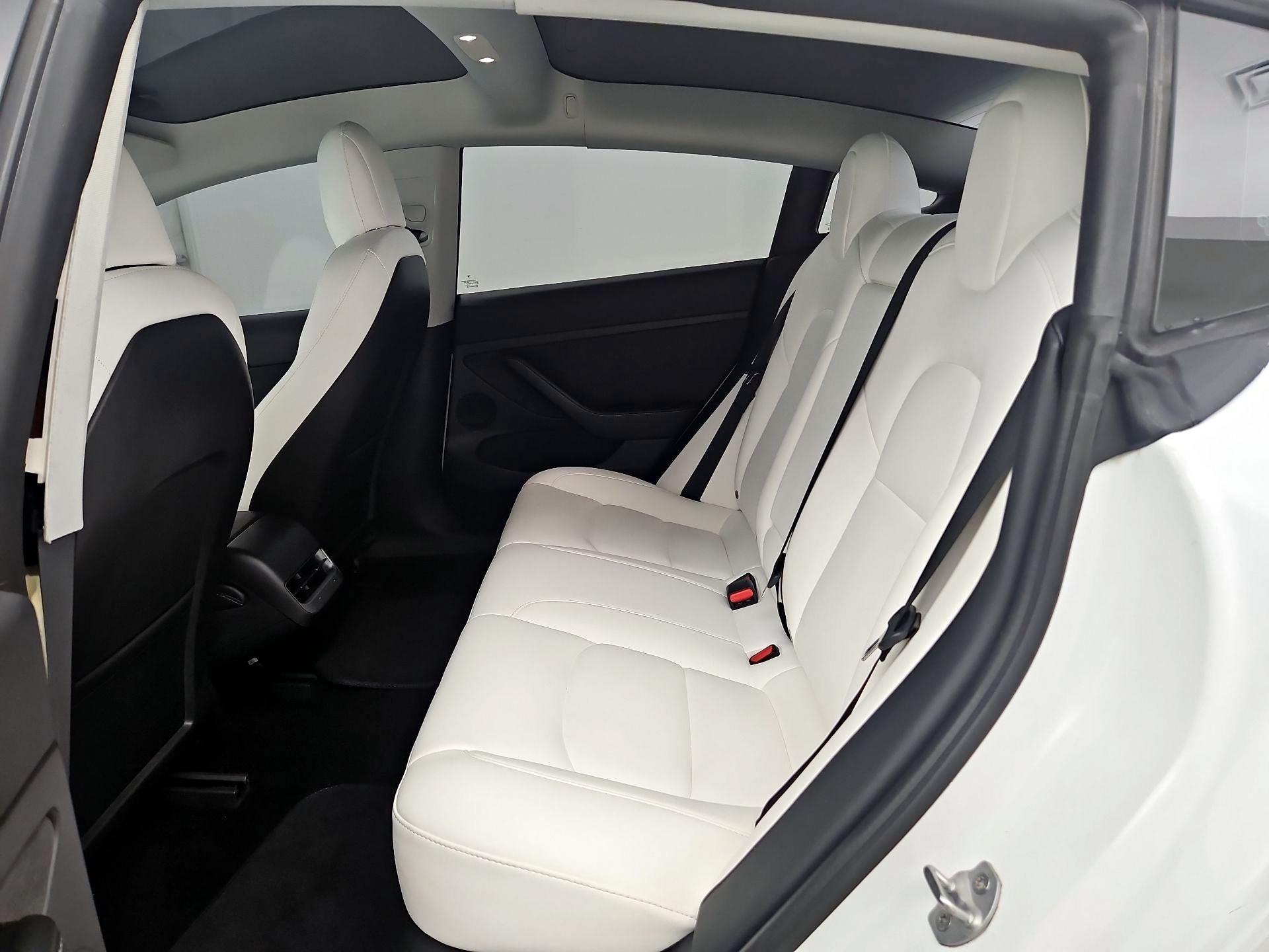 Thumbnail: 2021 Tesla Model 3 - 17
