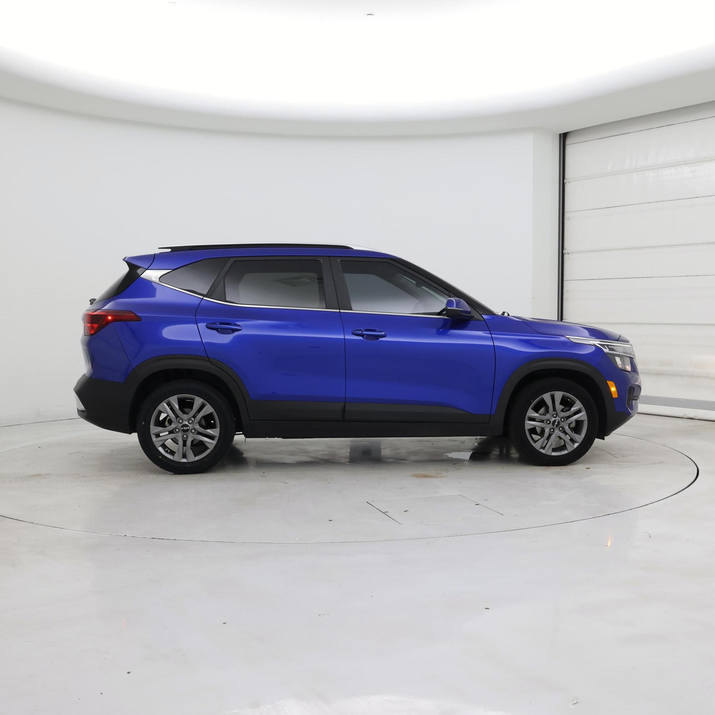 Thumbnail: 2023 Kia Seltos - 7