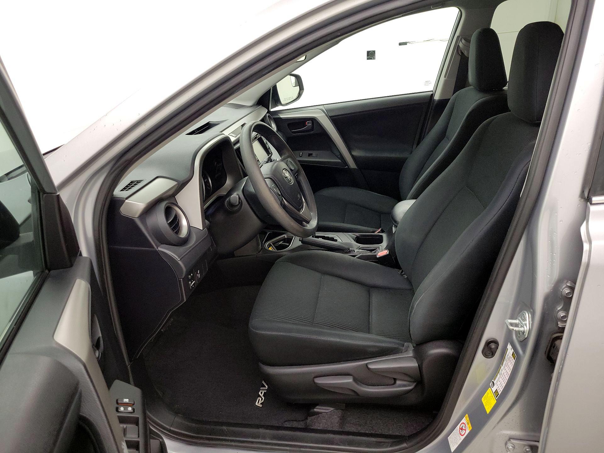 Thumbnail: 2016 Toyota RAV4 - 11