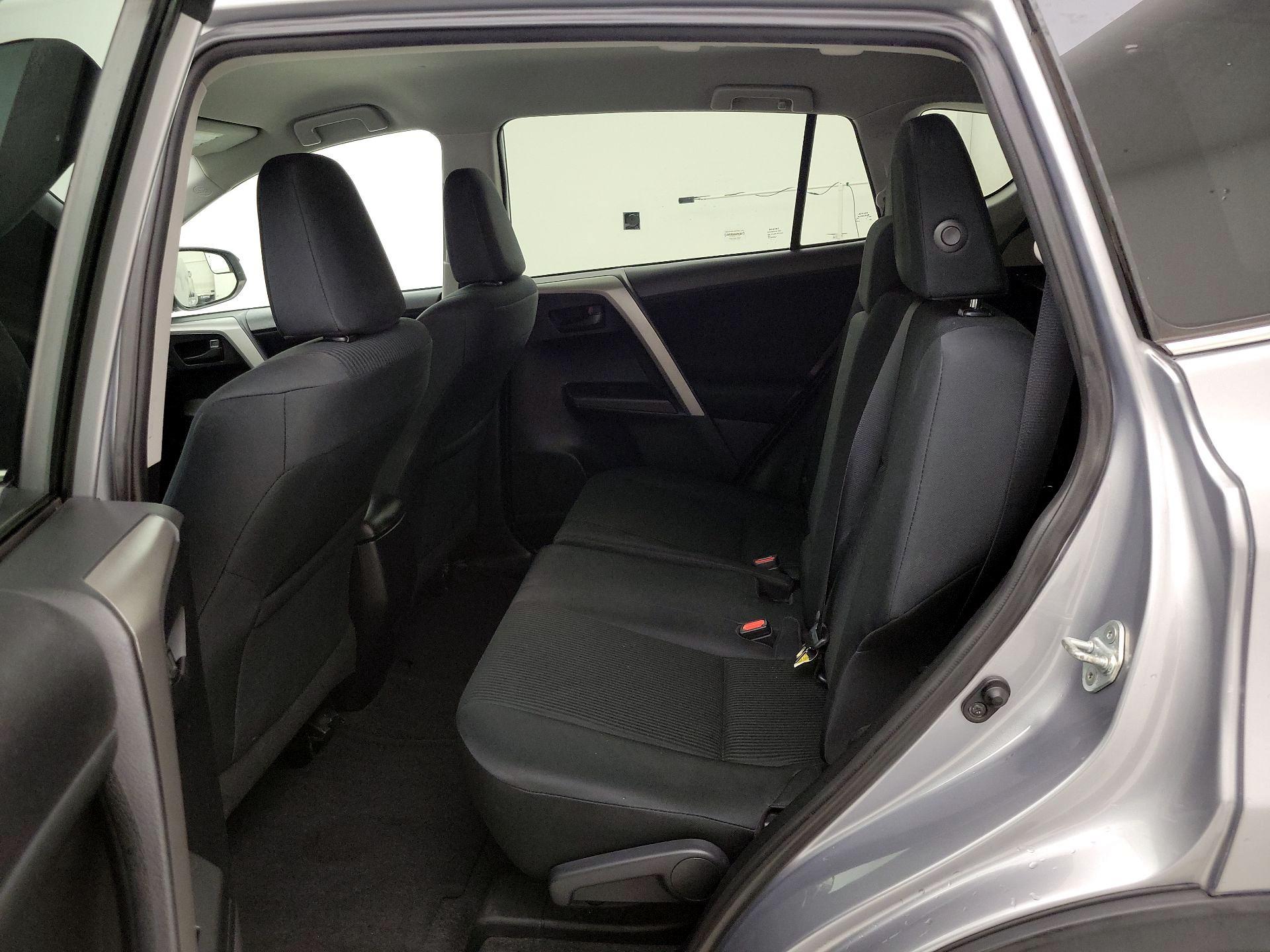 Thumbnail: 2016 Toyota RAV4 - 19