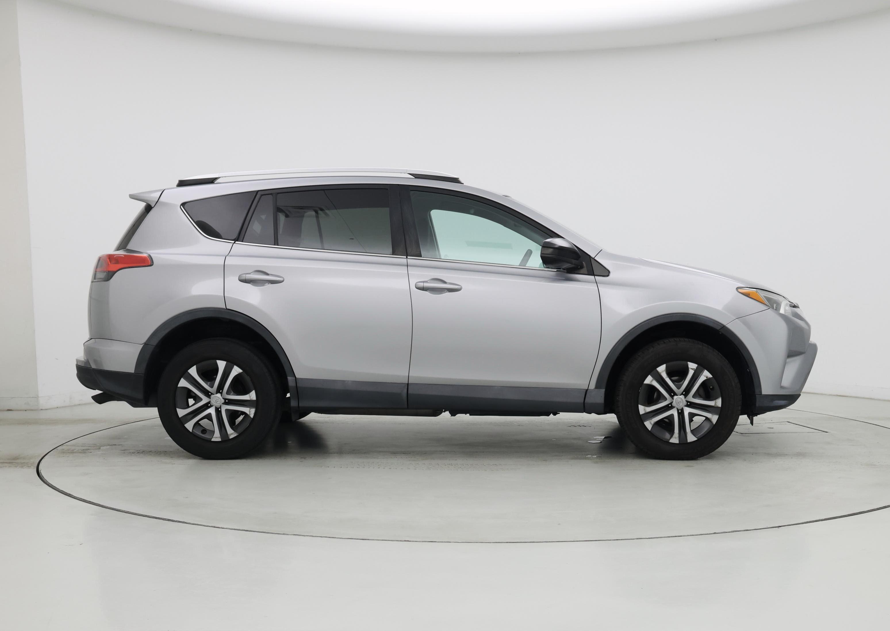 Thumbnail: 2016 Toyota RAV4 - 7