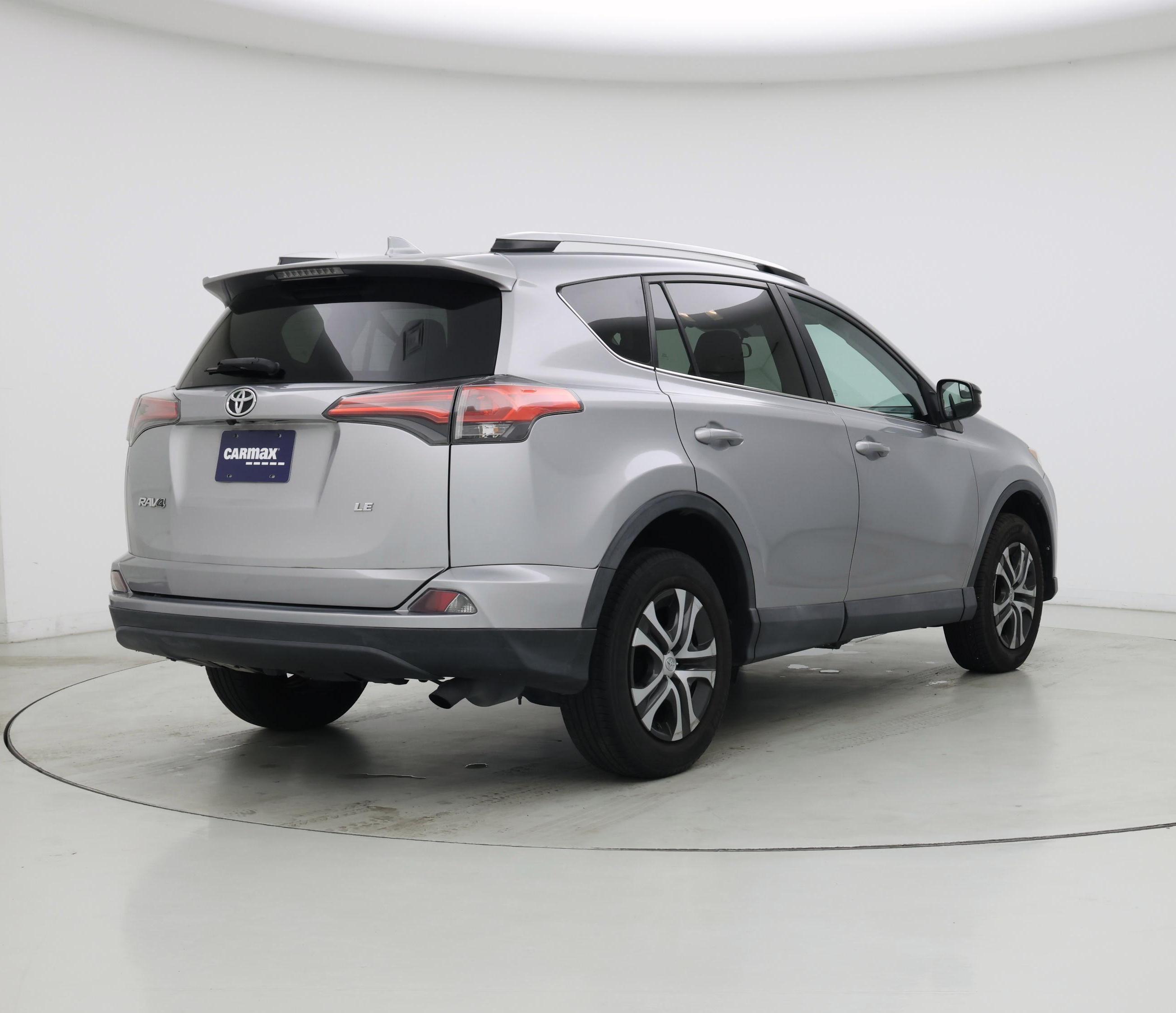 Thumbnail: 2016 Toyota RAV4 - 8
