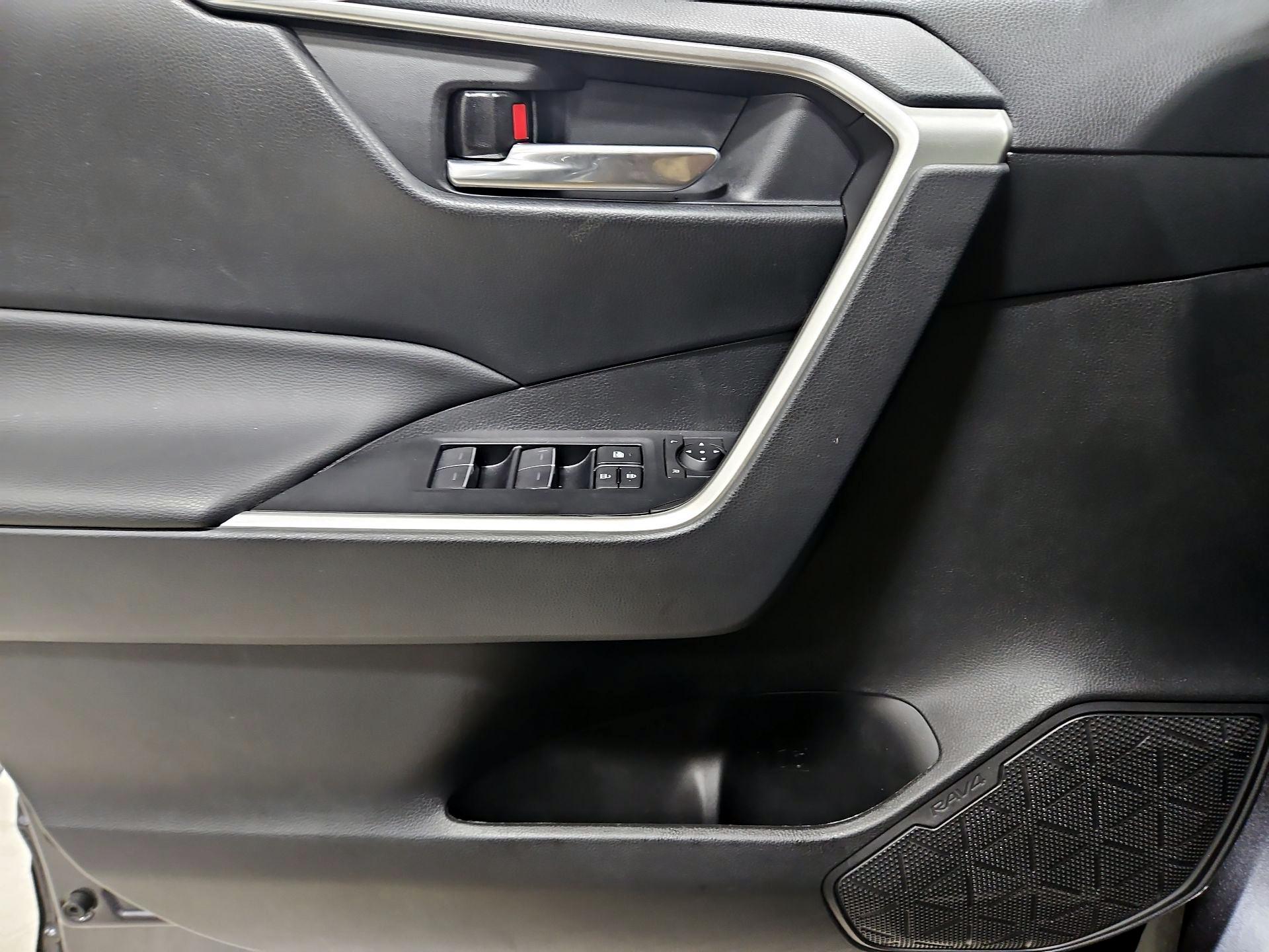 Thumbnail: 2023 Toyota RAV4 - 12