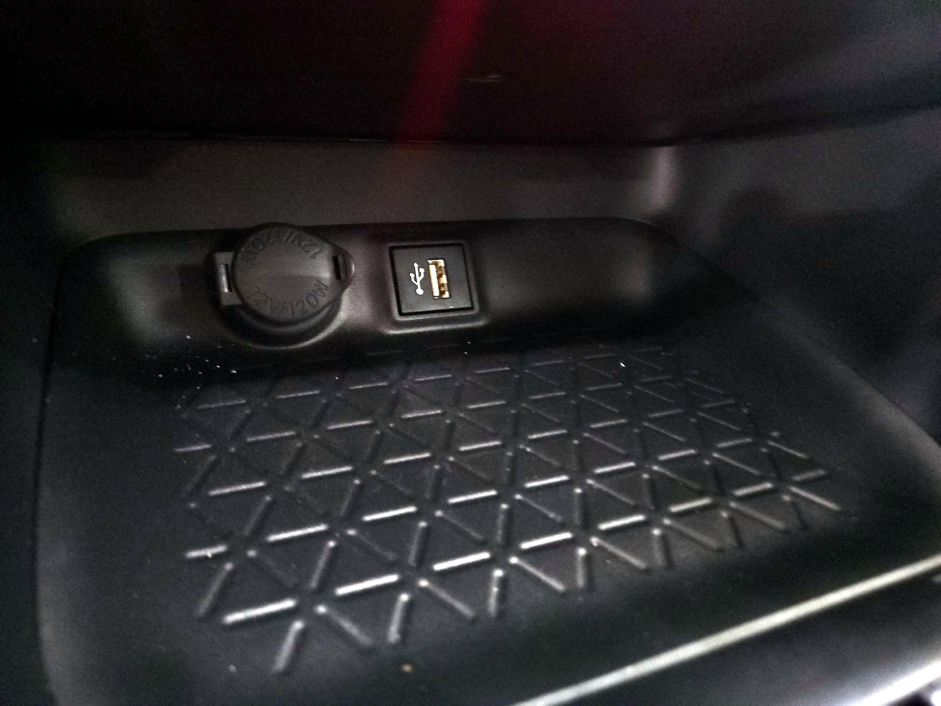 Thumbnail: 2023 Toyota RAV4 - 17