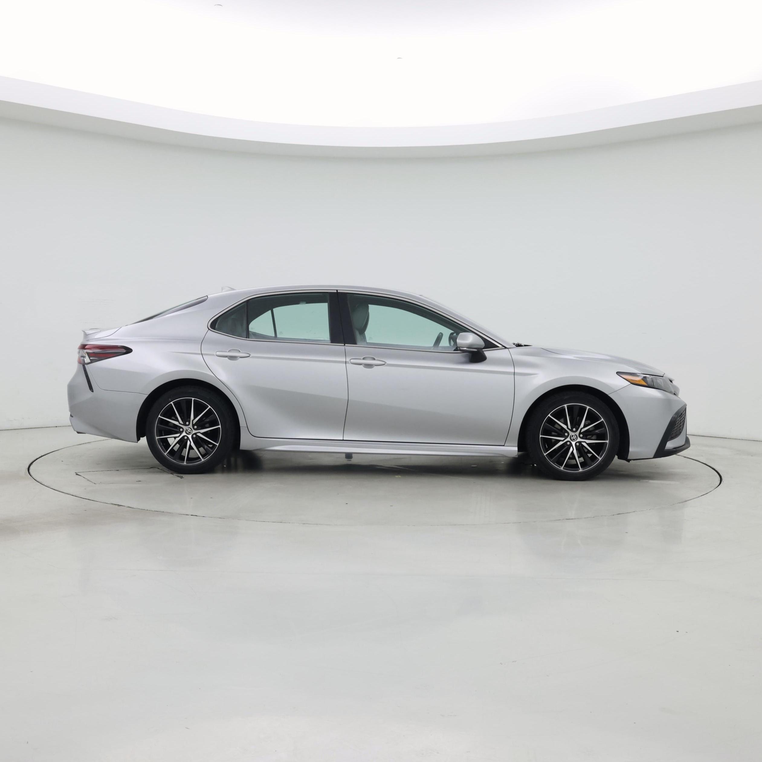 Thumbnail: 2022 Toyota Camry - 7