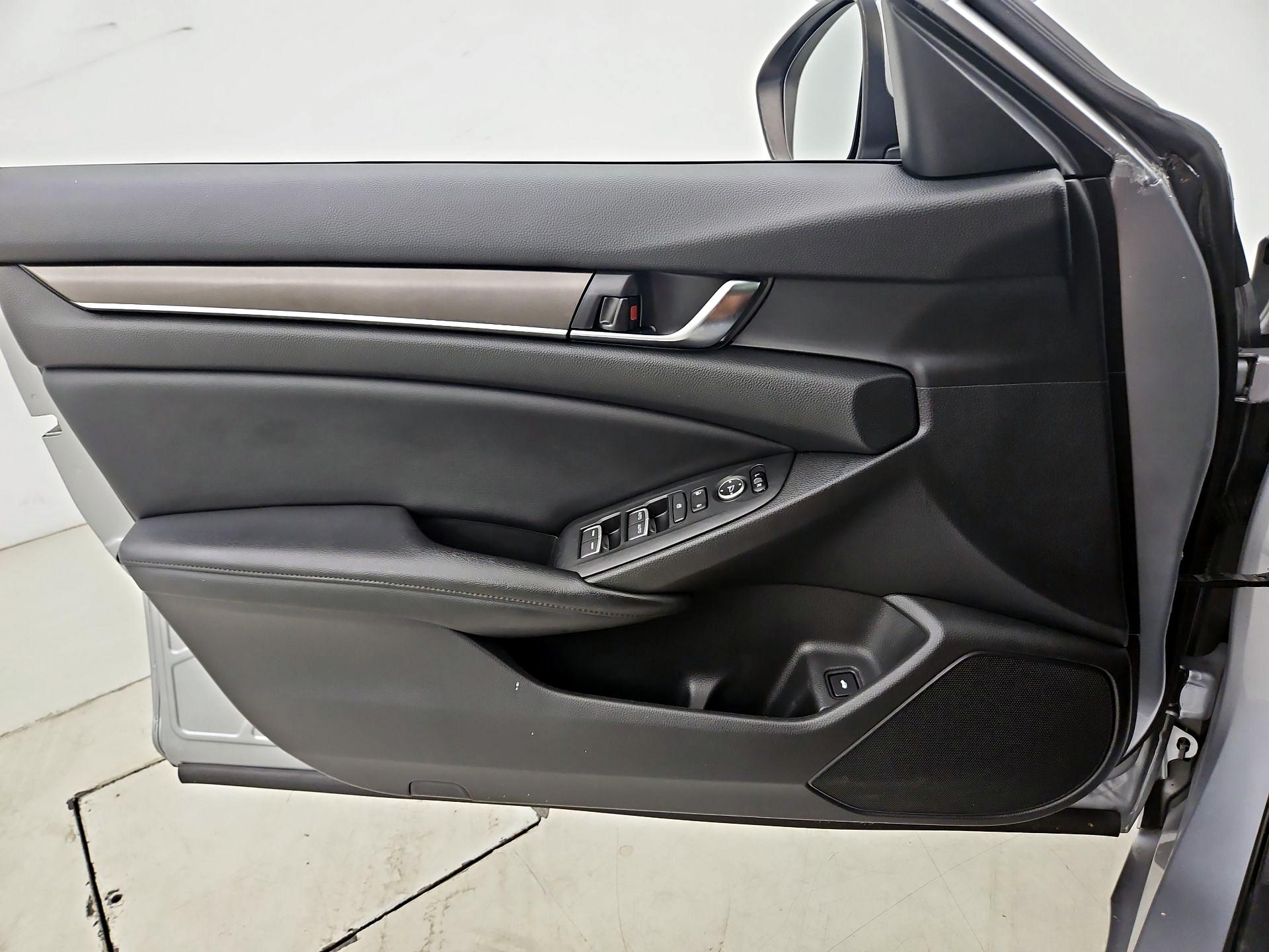 Thumbnail: 2018 Honda Accord - 12