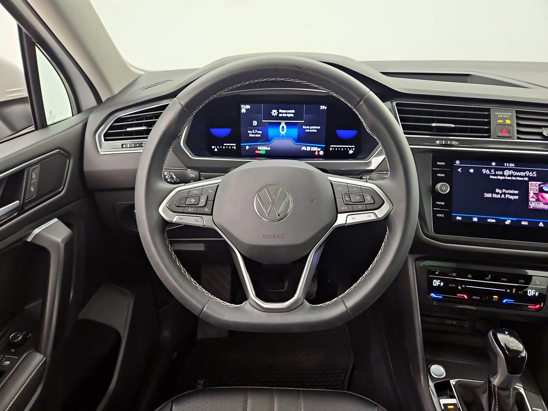 Thumbnail: 2022 Volkswagen Tiguan - 10