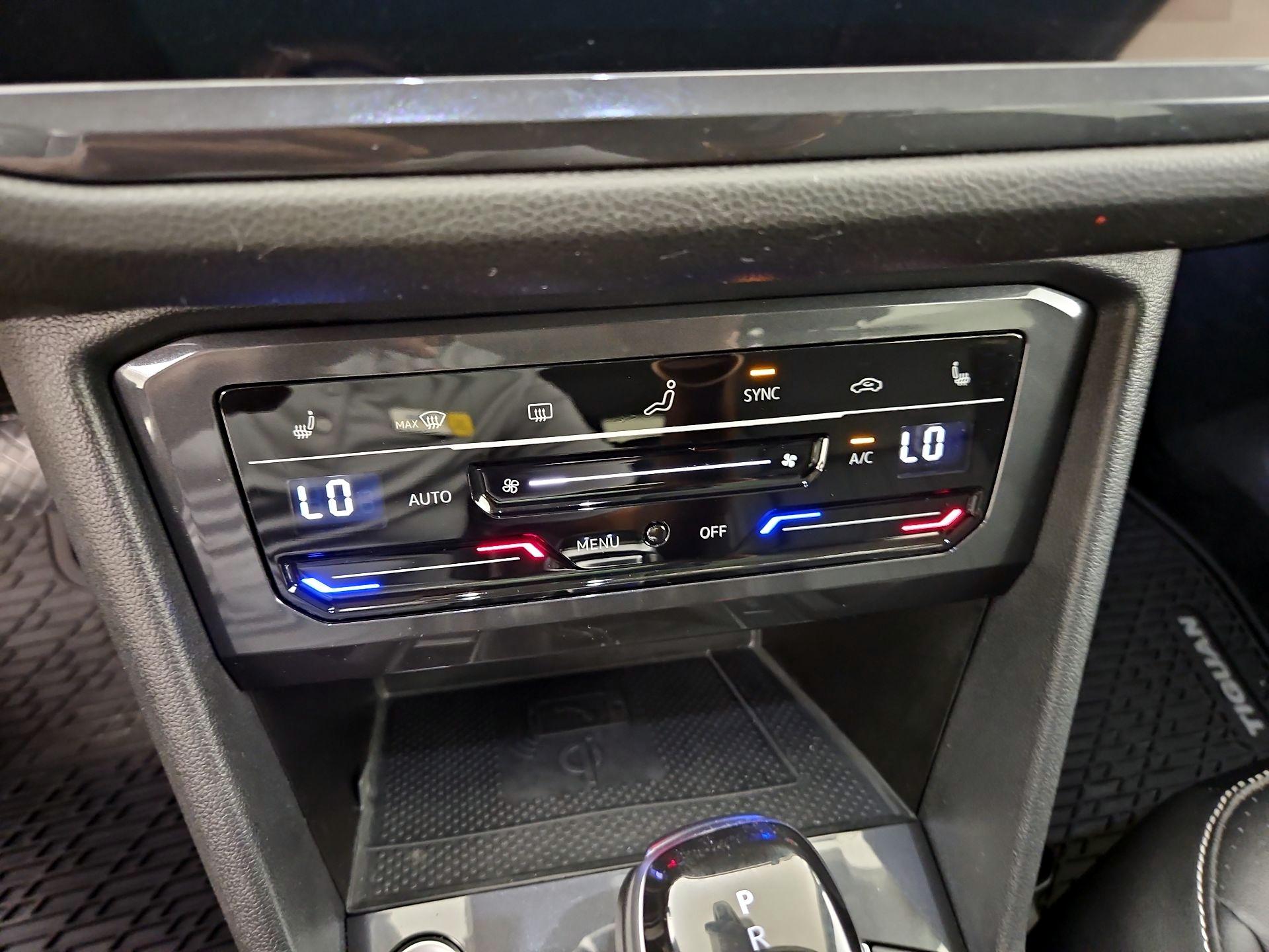 Thumbnail: 2022 Volkswagen Tiguan - 16