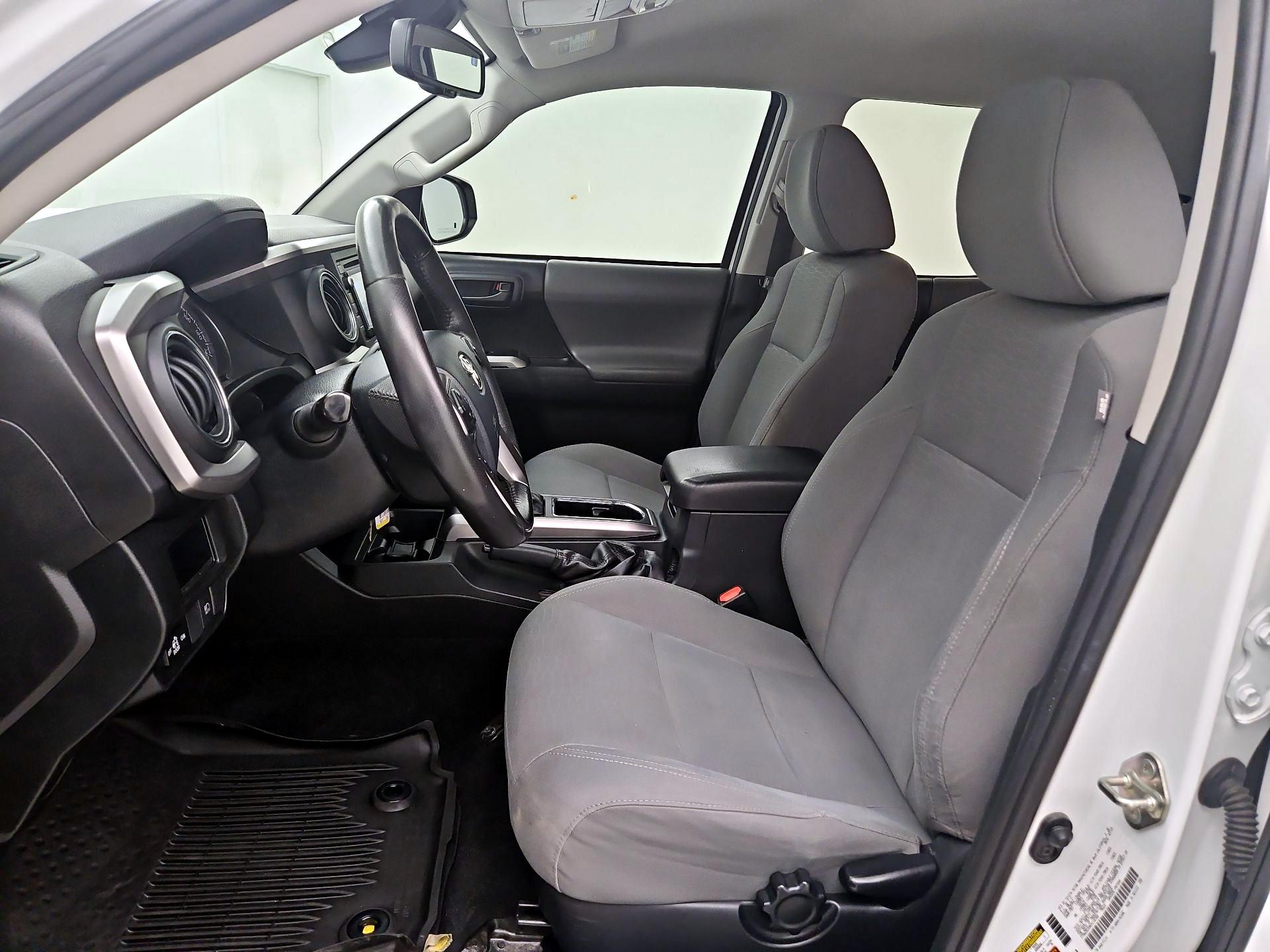 Thumbnail: 2019 Toyota Tacoma - 11