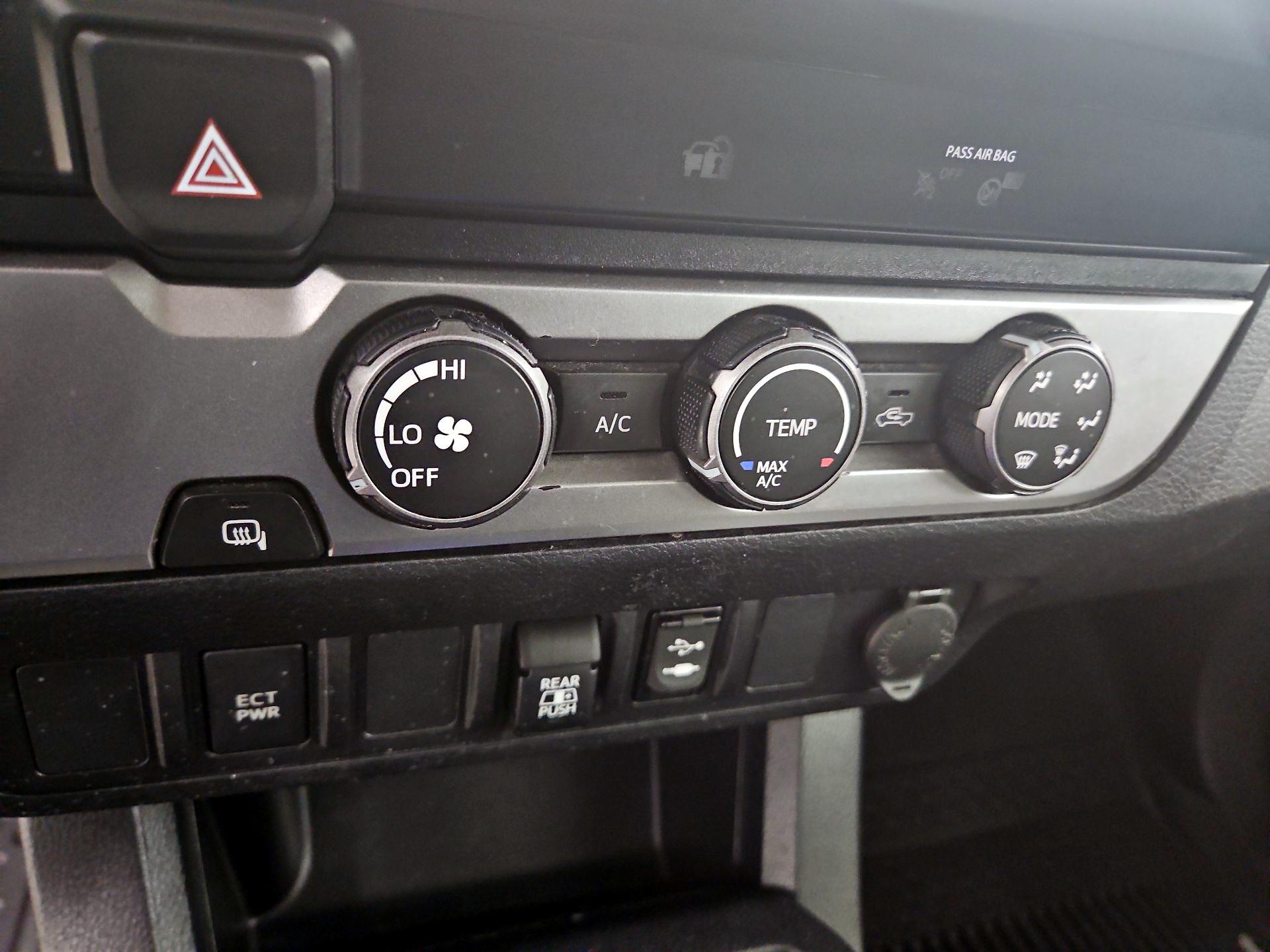 Thumbnail: 2019 Toyota Tacoma - 16
