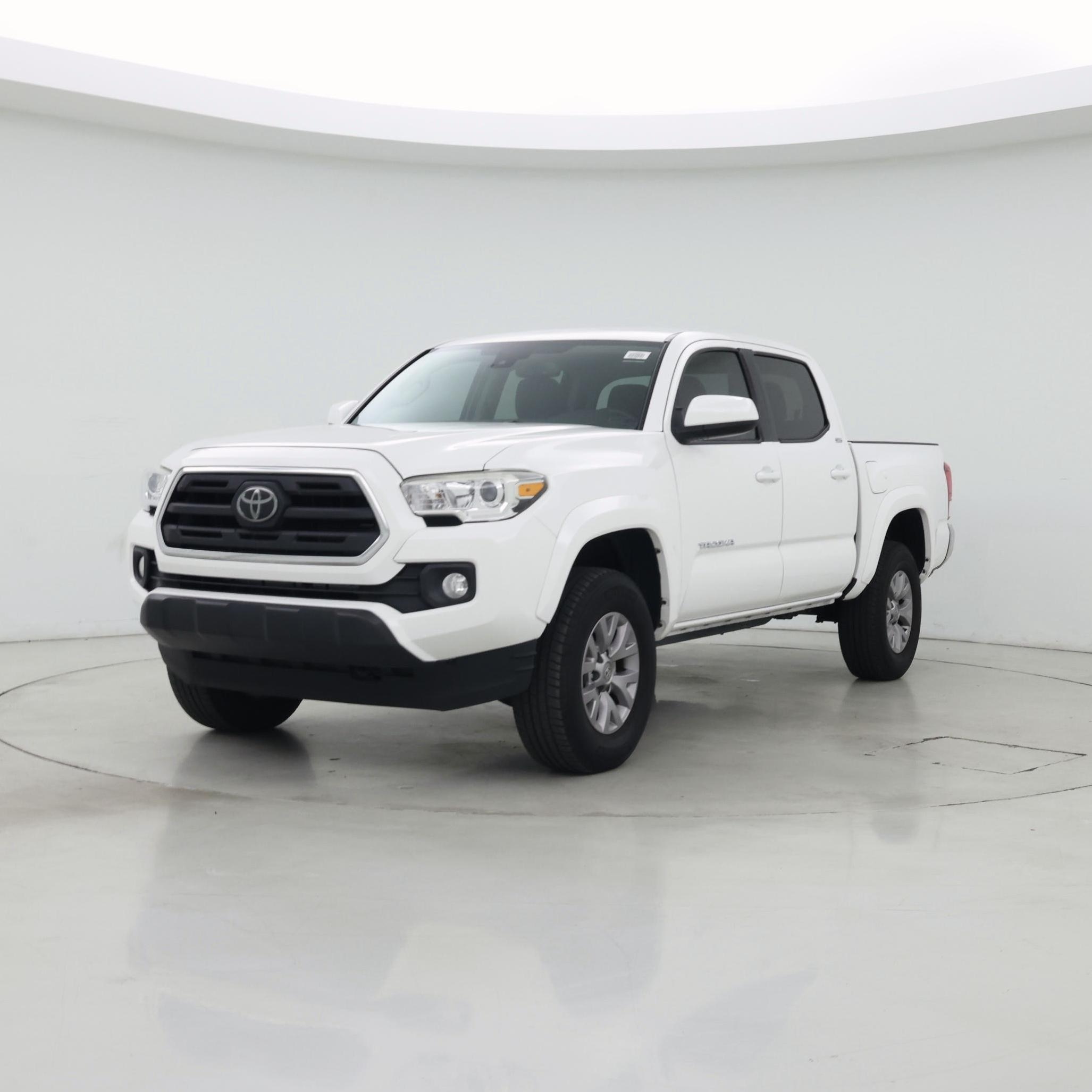 Thumbnail: 2019 Toyota Tacoma - 4