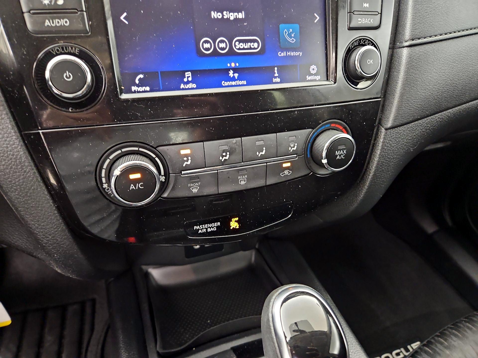 Thumbnail: 2018 Nissan Rogue - 16