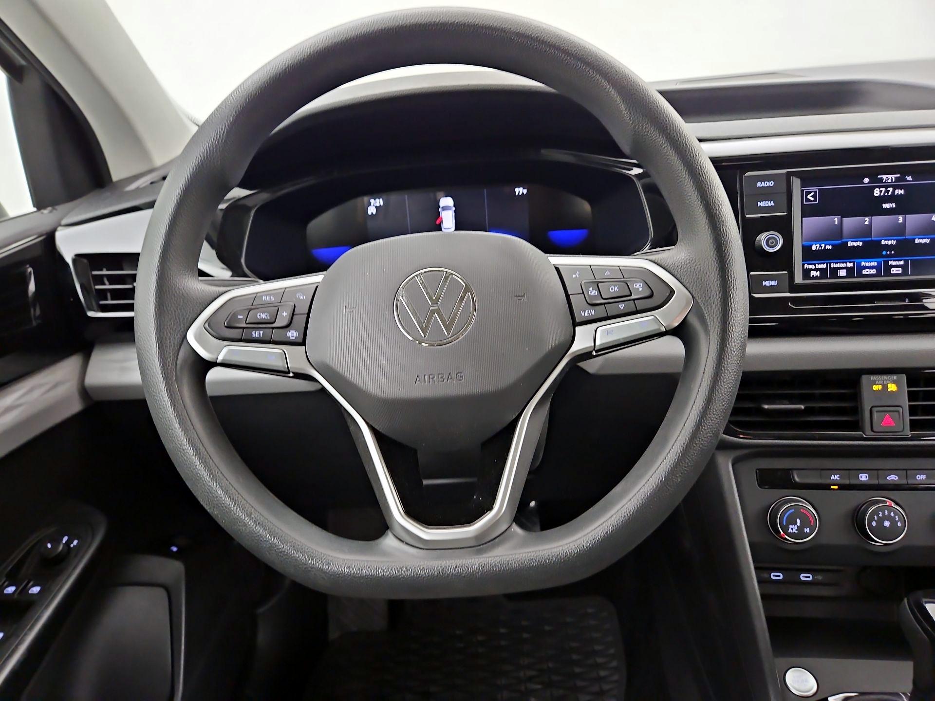 Thumbnail: 2022 Volkswagen Taos - 10