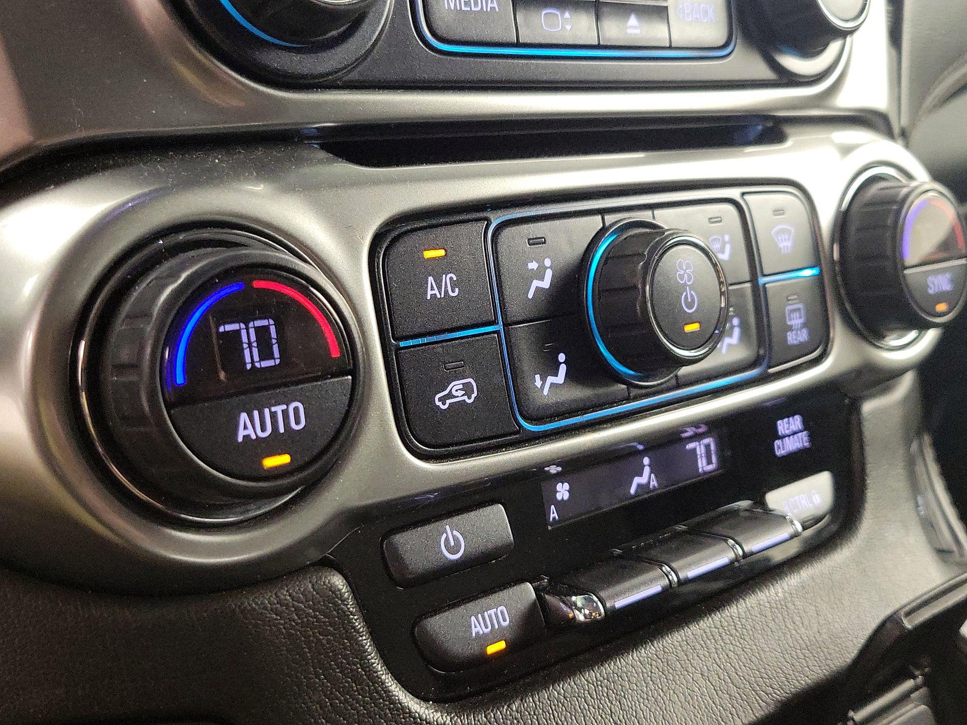 Thumbnail: 2019 Chevrolet Suburban - 17