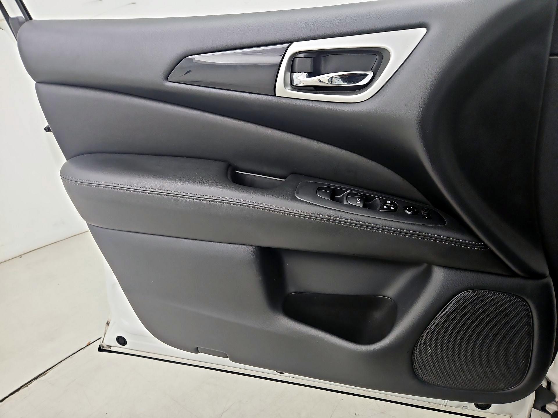 Thumbnail: 2018 Nissan Pathfinder - 12