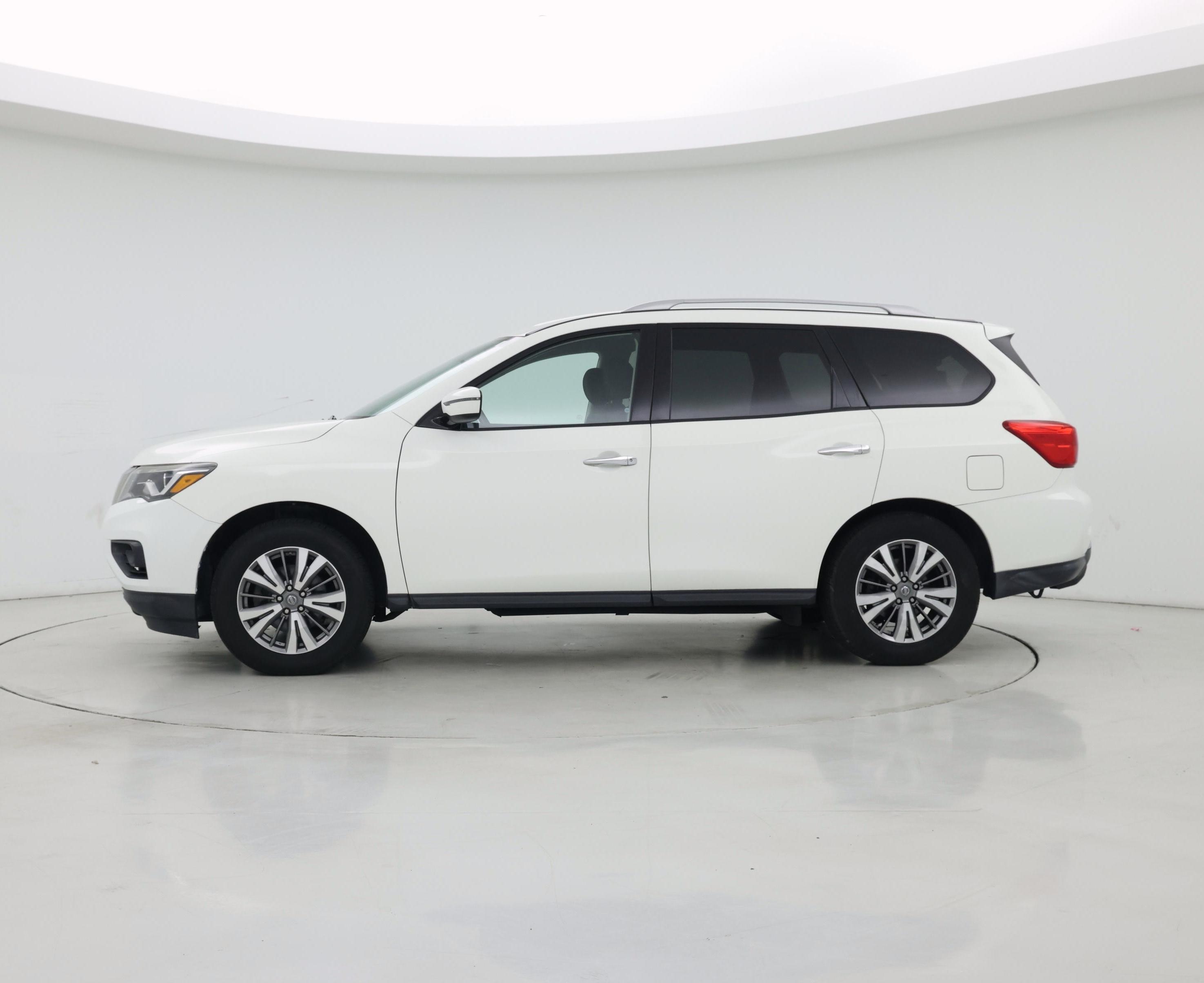 Thumbnail: 2018 Nissan Pathfinder - 3