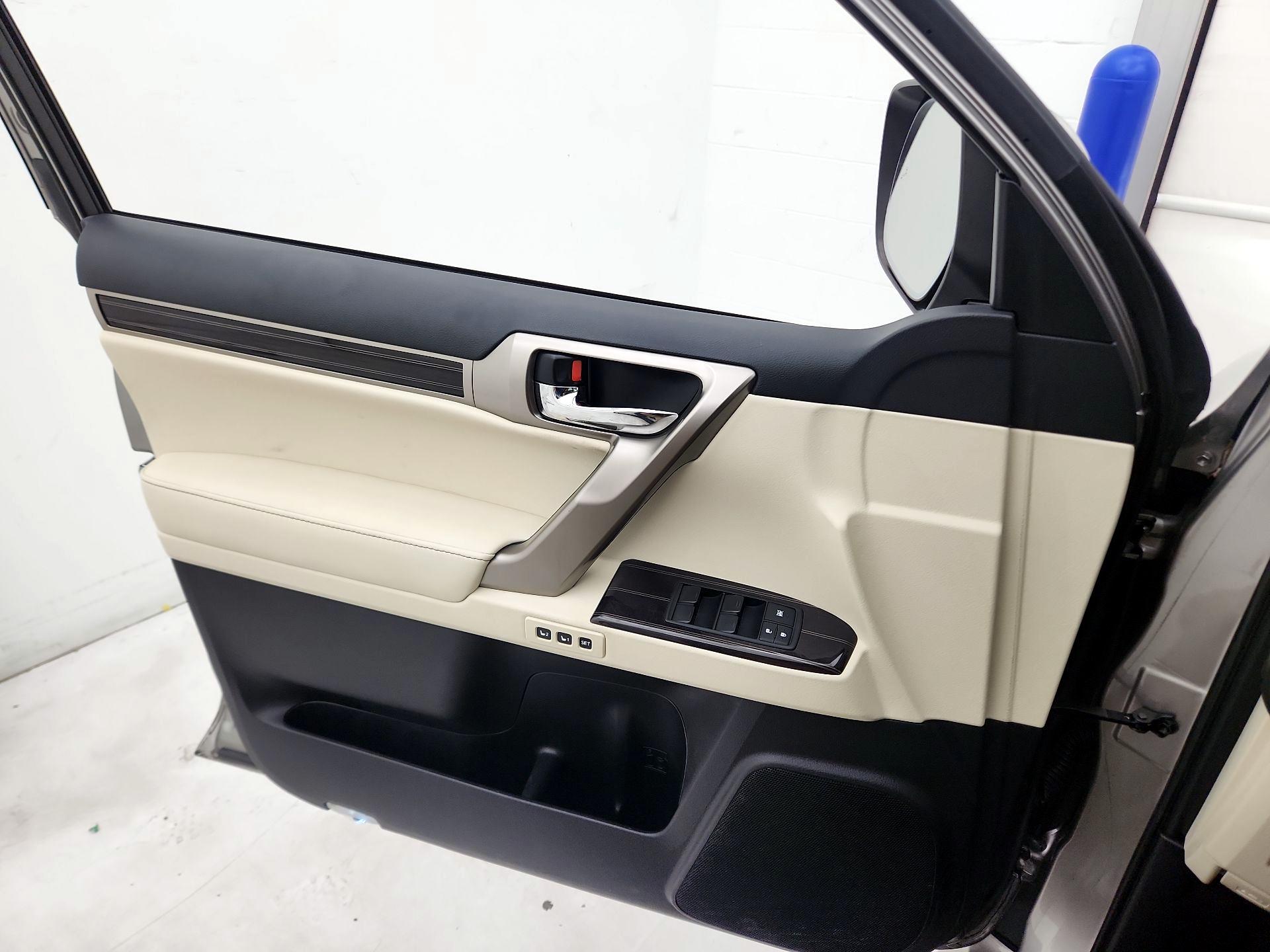 Thumbnail: 2021 Lexus GX - 12