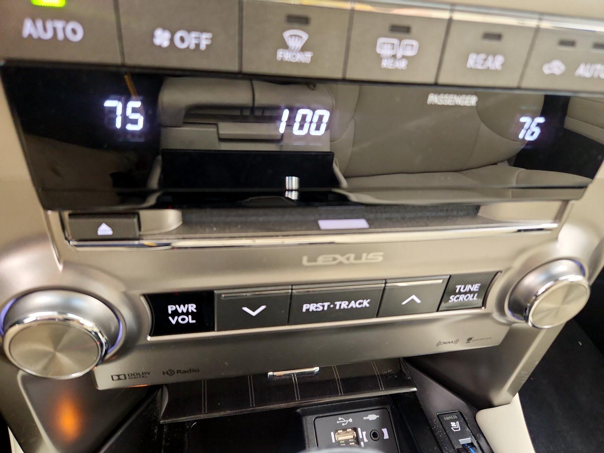 Thumbnail: 2021 Lexus GX - 17