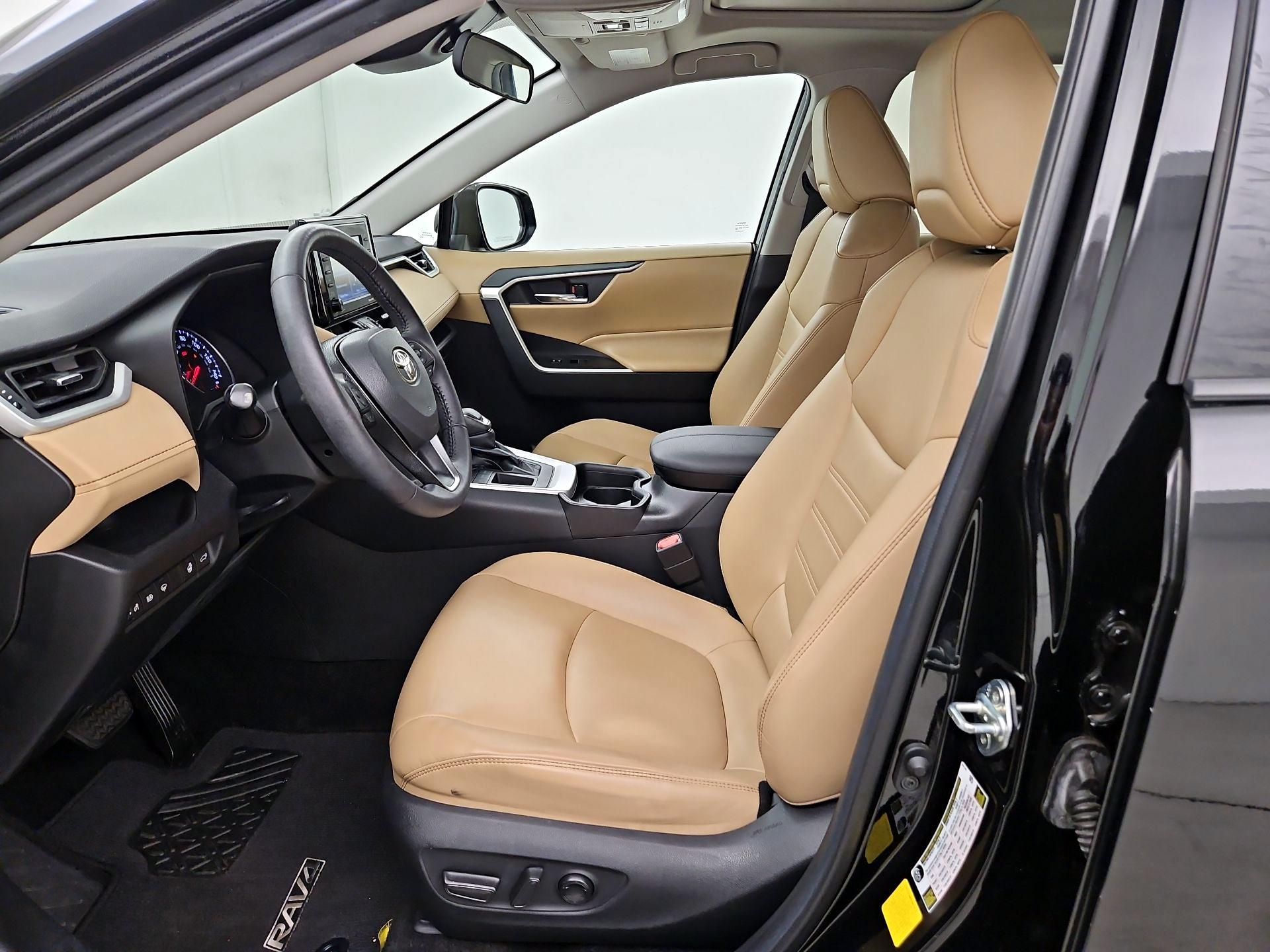 Thumbnail: 2021 Toyota RAV4 - 11
