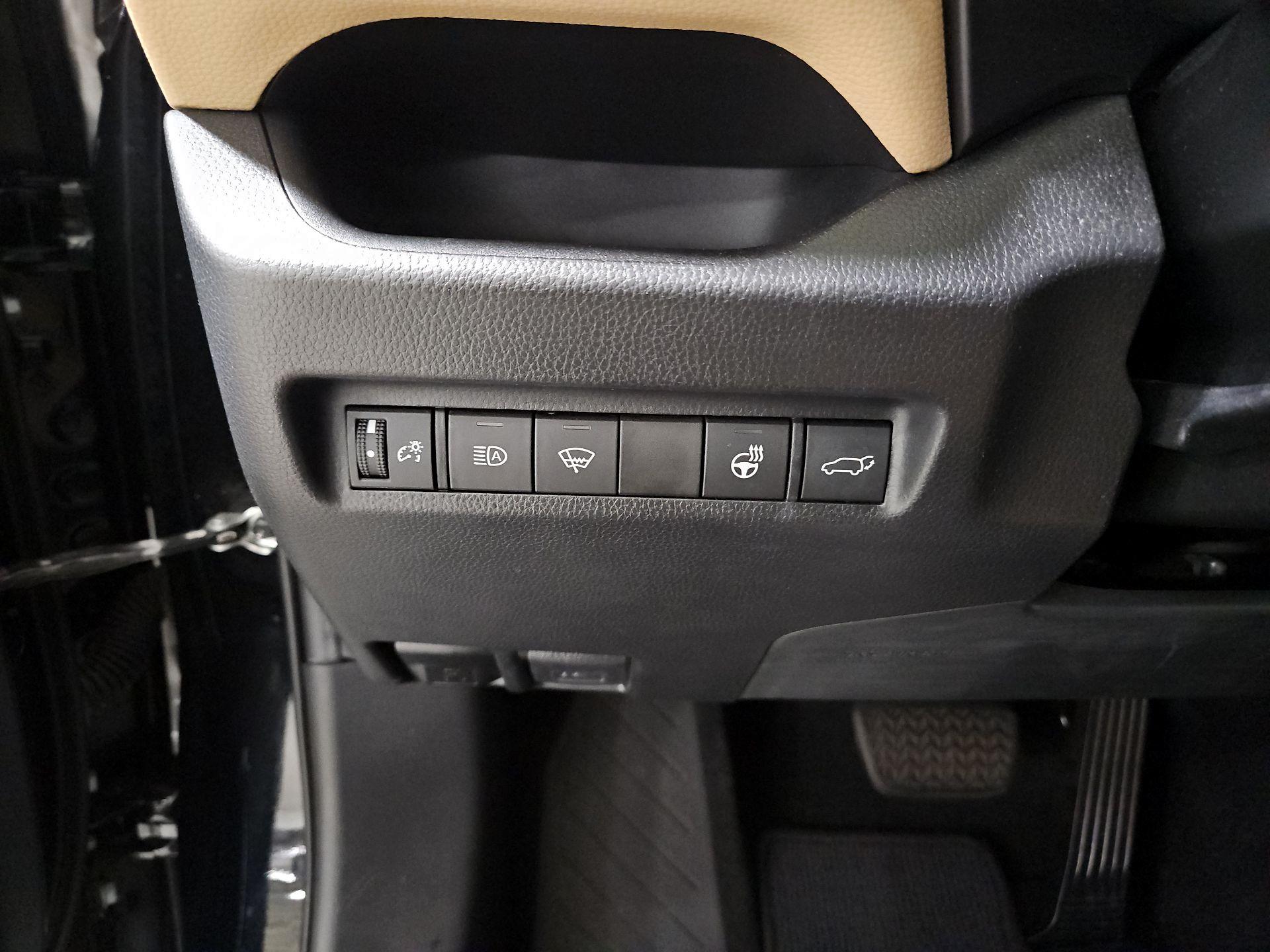Thumbnail: 2021 Toyota RAV4 - 13