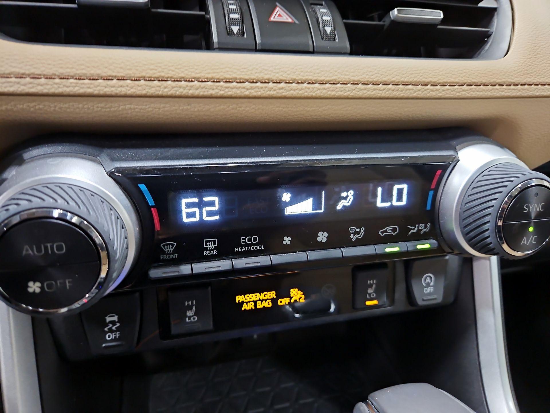 Thumbnail: 2021 Toyota RAV4 - 15