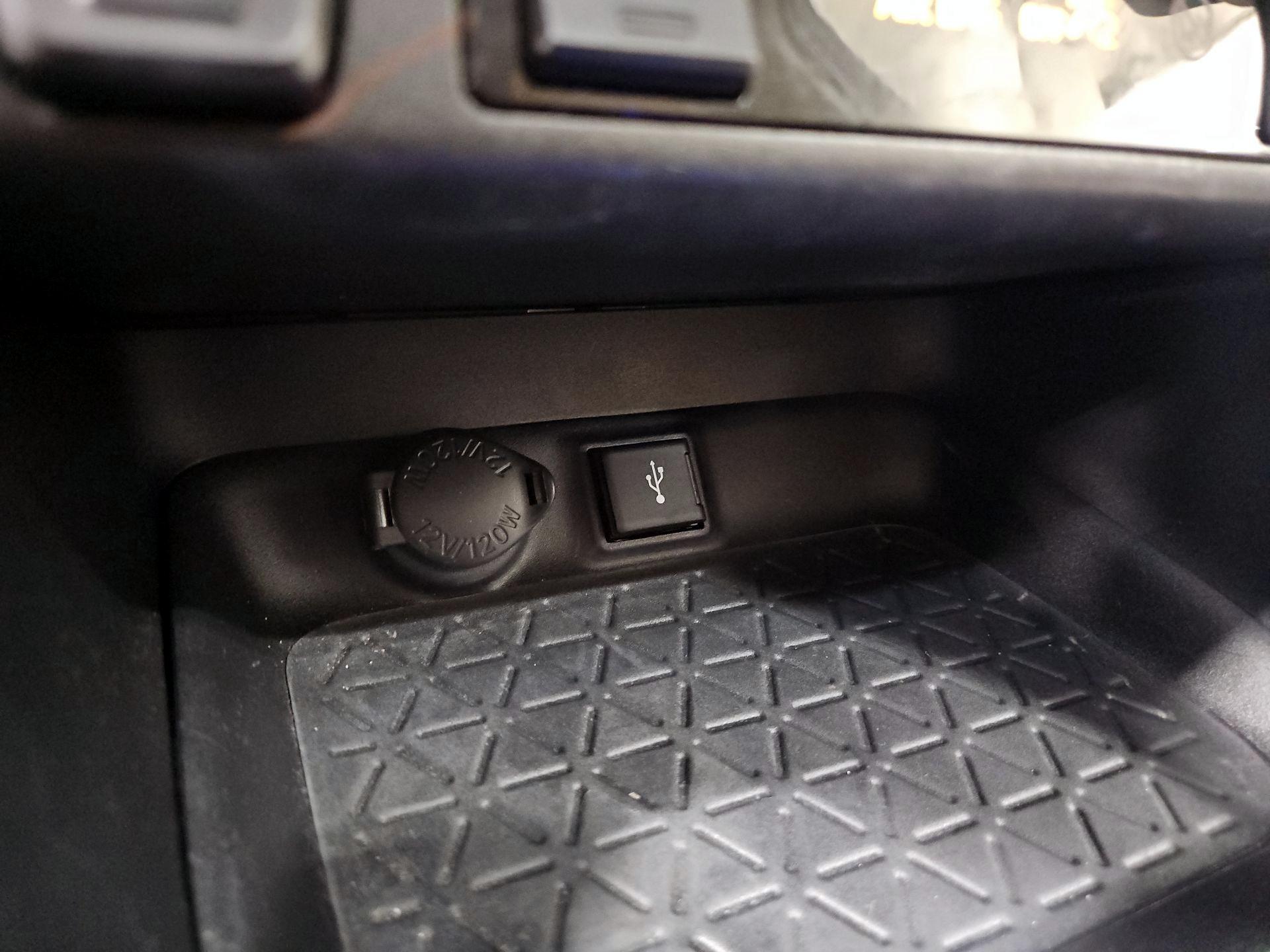 Thumbnail: 2021 Toyota RAV4 - 17