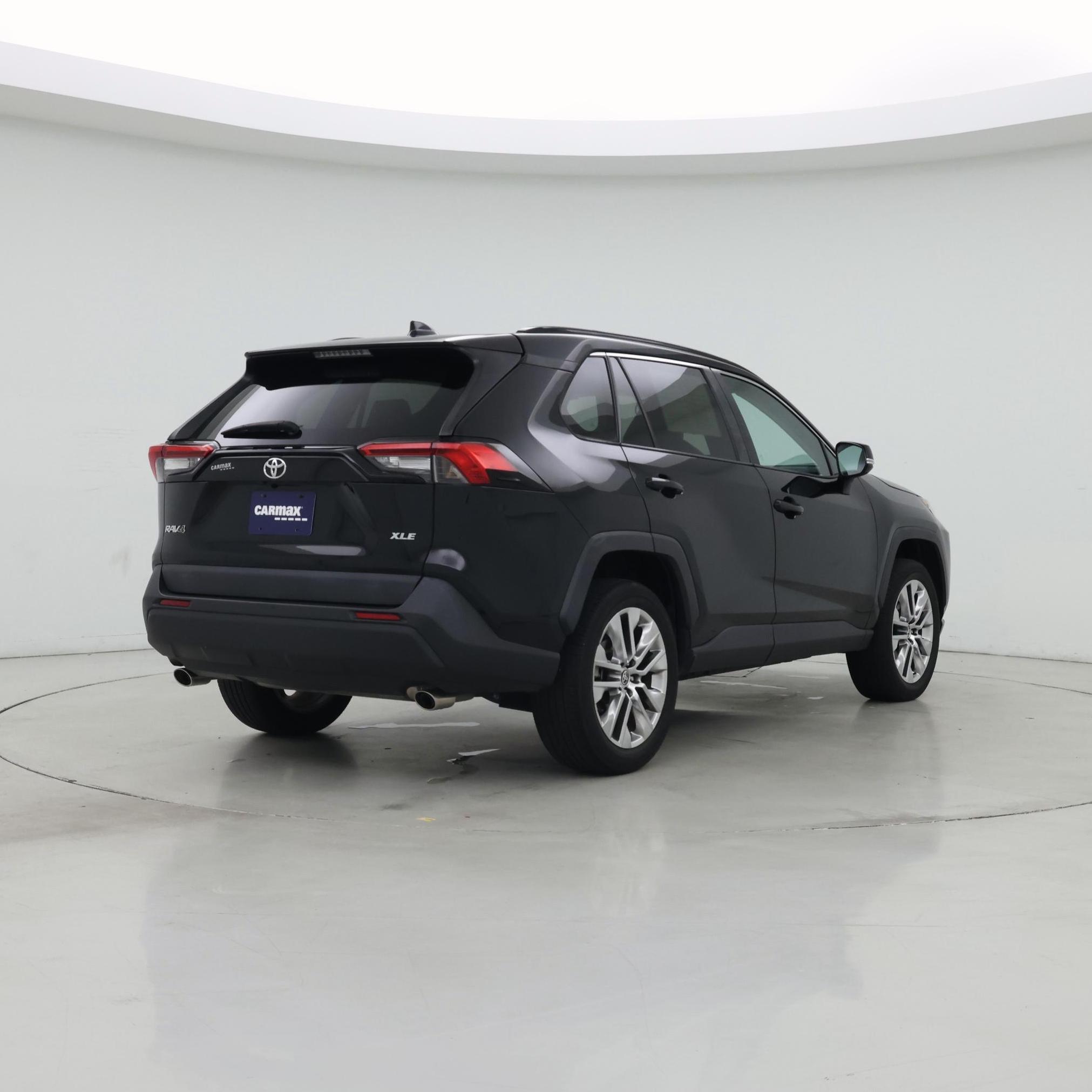 Thumbnail: 2021 Toyota RAV4 - 8