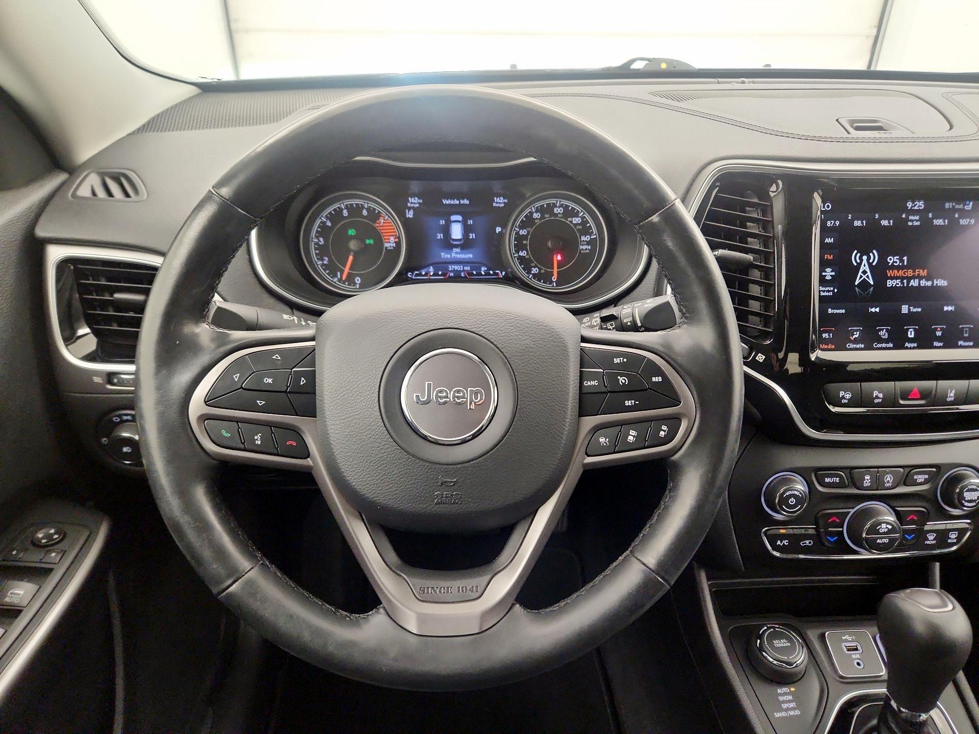 Thumbnail: 2021 Jeep Cherokee - 10